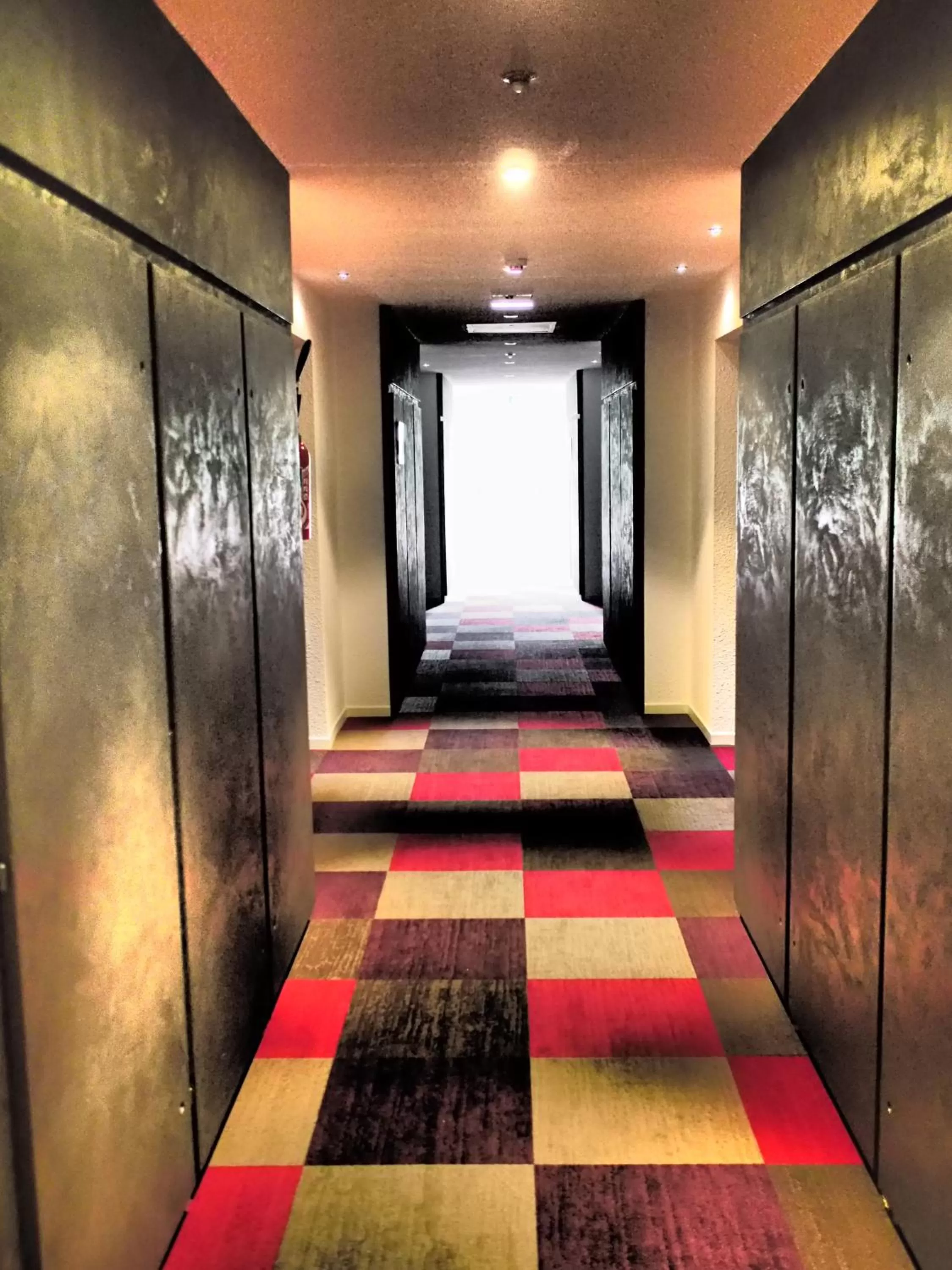 Decorative detail, Bed in Hôtel et Restaurant Aster, Saint-Avold Nord