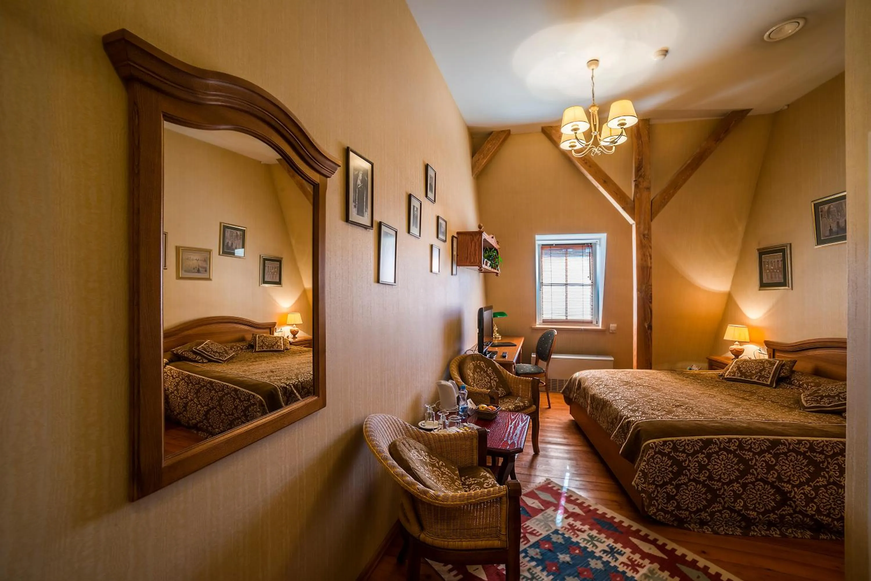 Bed in Shakespeare Boutique Hotel