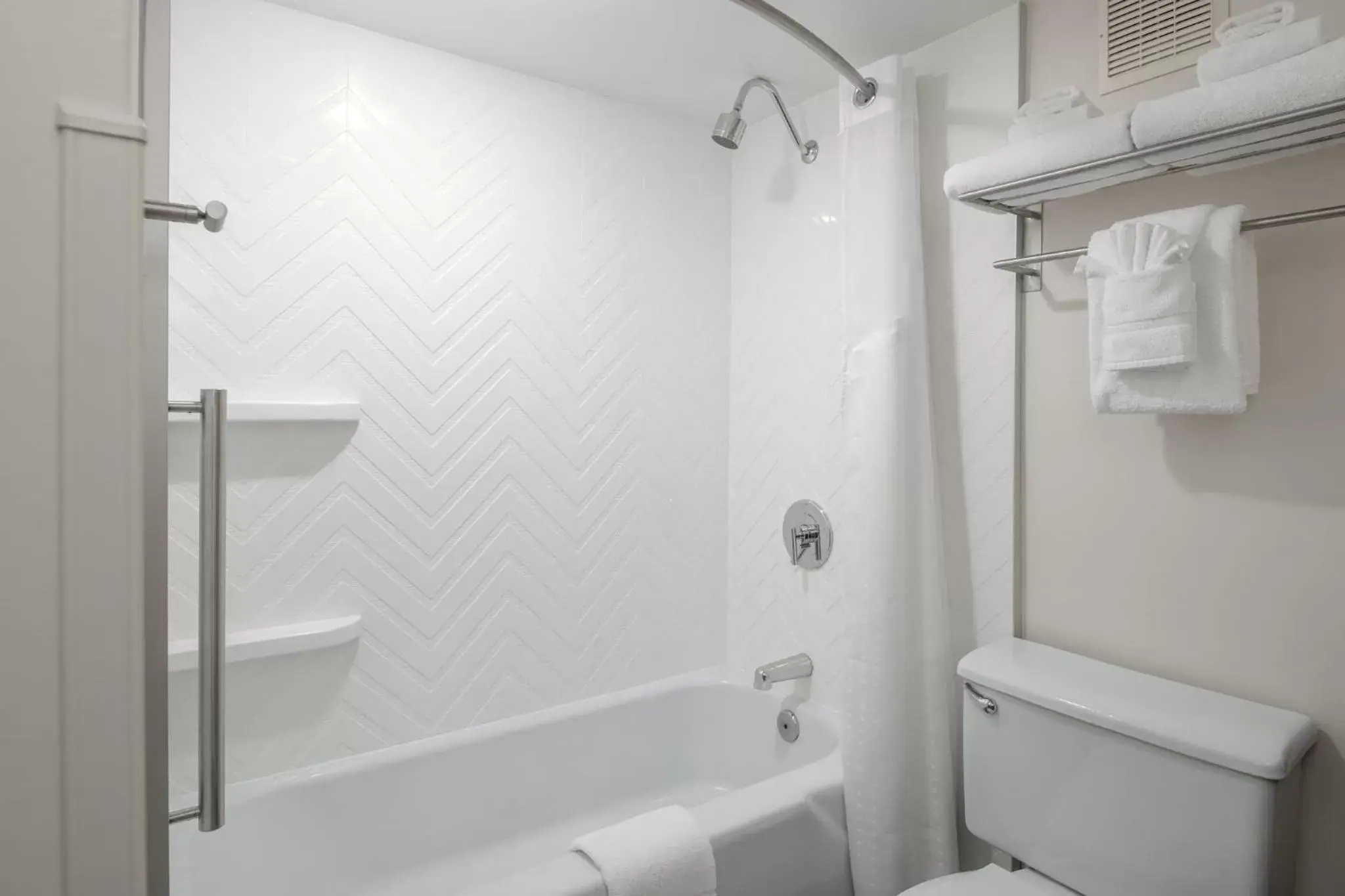 Premium King Room with Ocean View in Holiday Inn Portland-By the Bay by IHG Premium King Room with Ocean View in Holiday Inn Portland-By the Bay by IHG