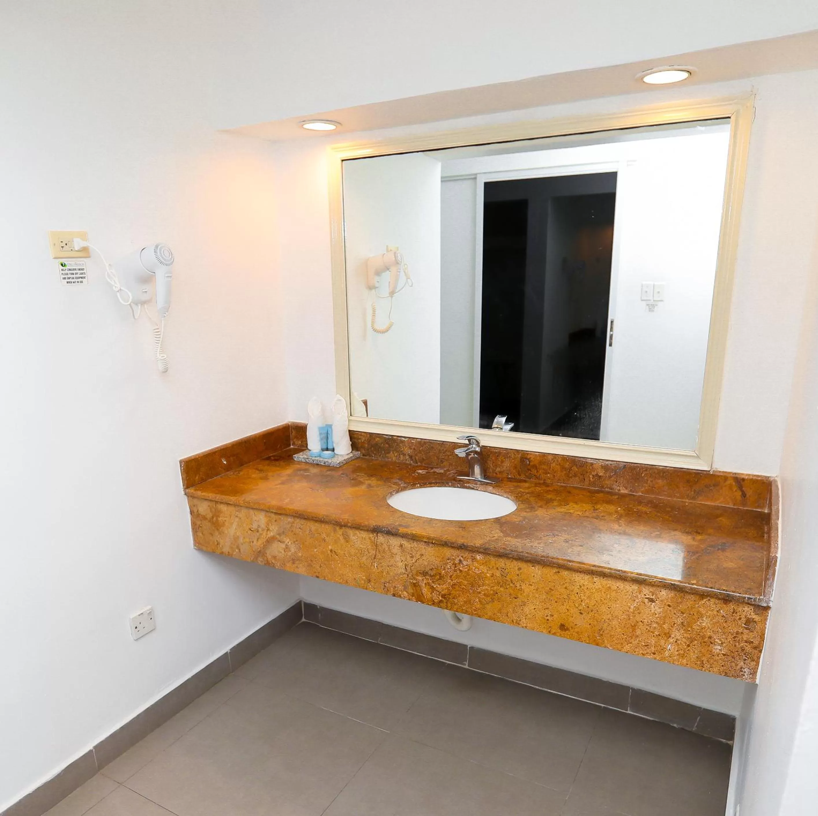 Bathroom in Grand Decameron Montego Beach, A Trademark All-Inclusive Resort