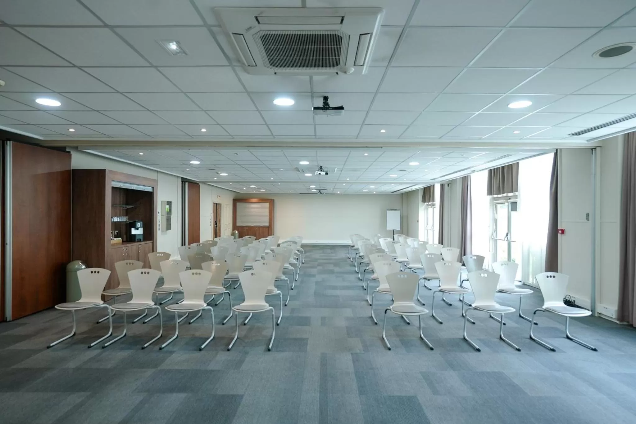 Meeting/conference room in Campanile Paris CDG Airport Villepinte