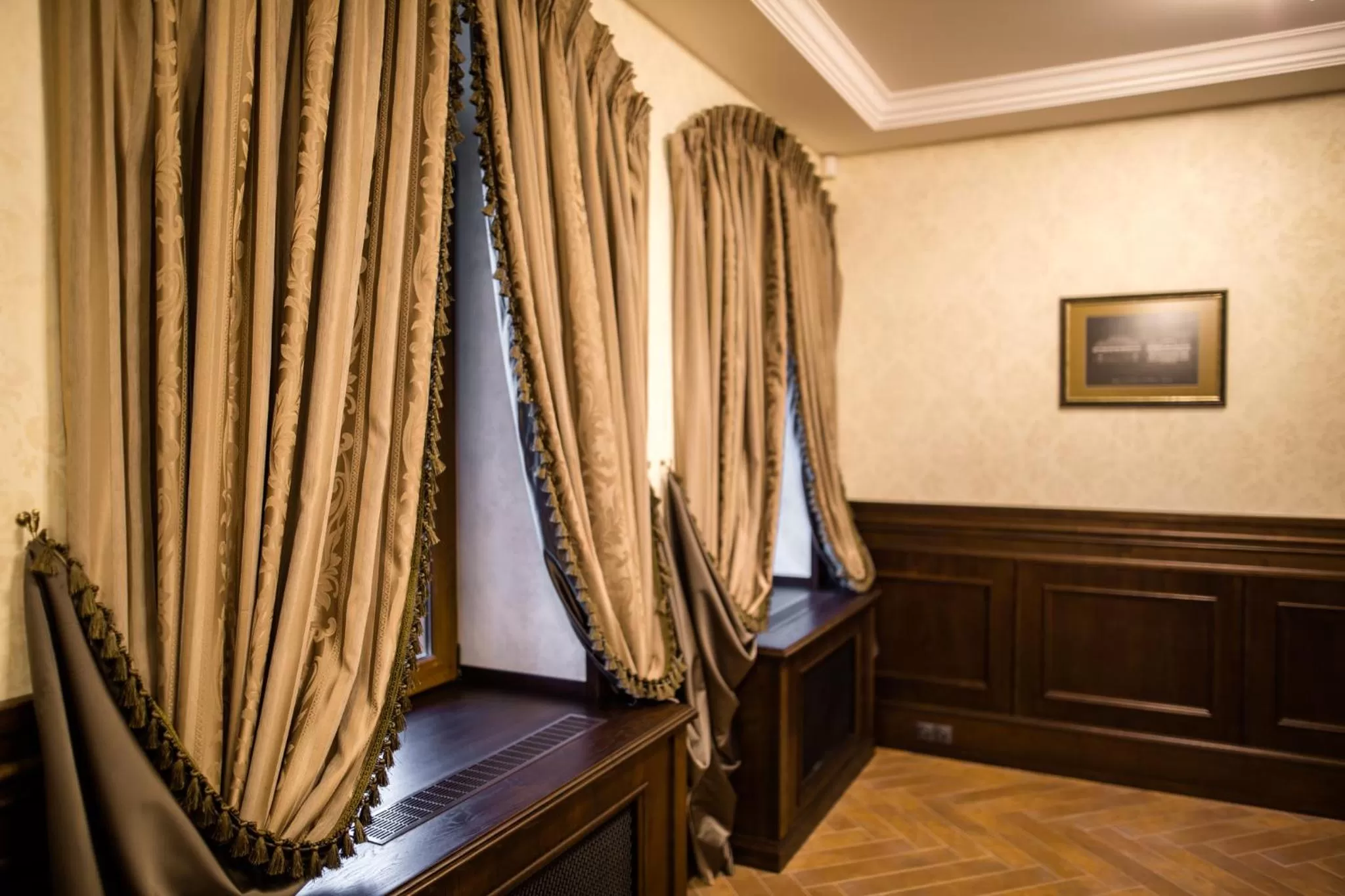 Banquet/Function facilities, TV/Entertainment Center in Hotel - Bar Grafaite