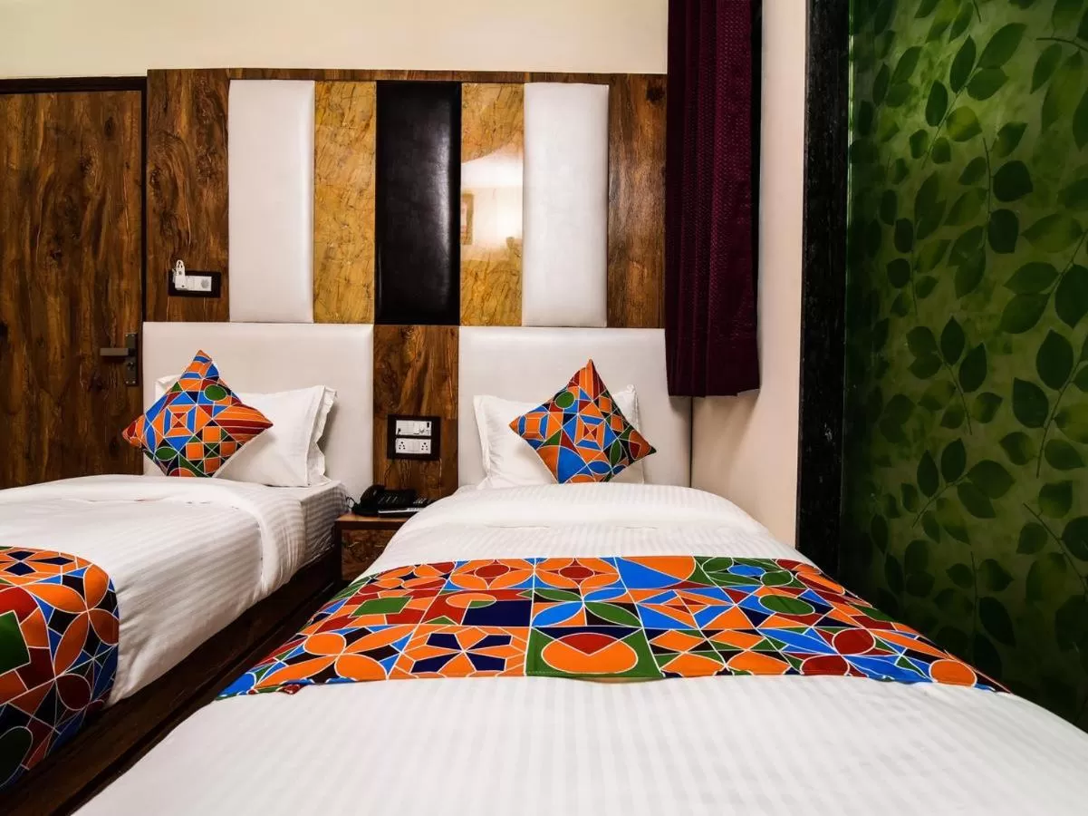 Bedroom, Bed in Hotel Dollar Inn