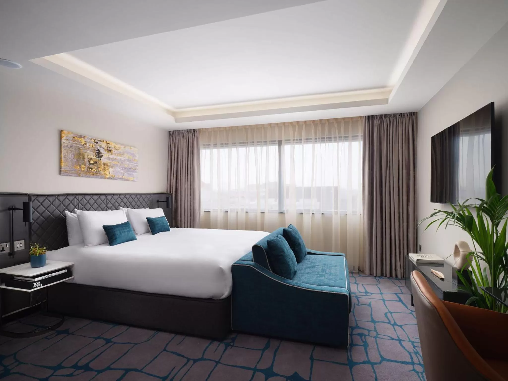 Photo of the whole room, Bed in Dao by Dorsett West London