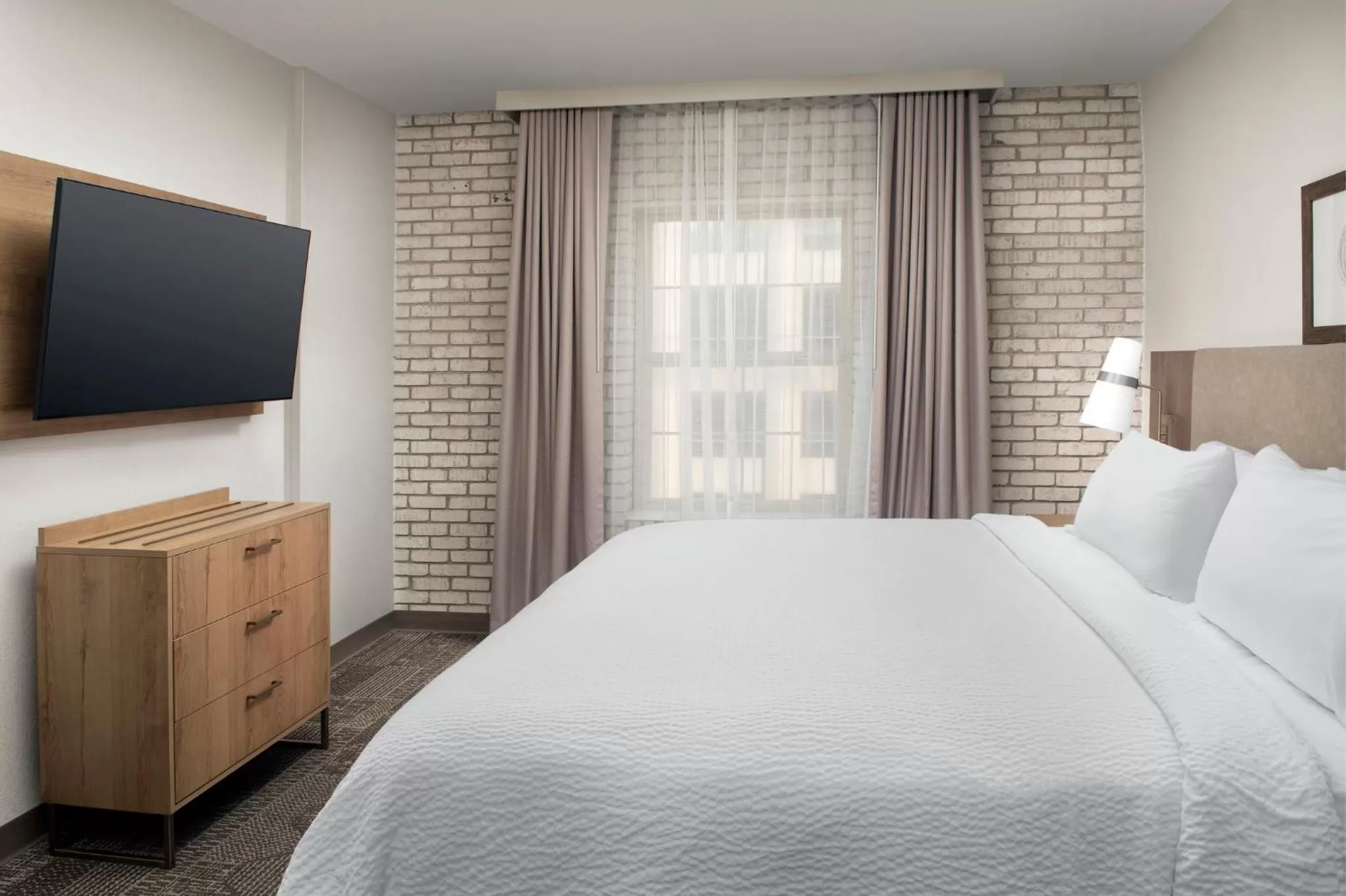 Photo of the whole room, Bed in Staybridge Suites San Antonio Airport by IHG