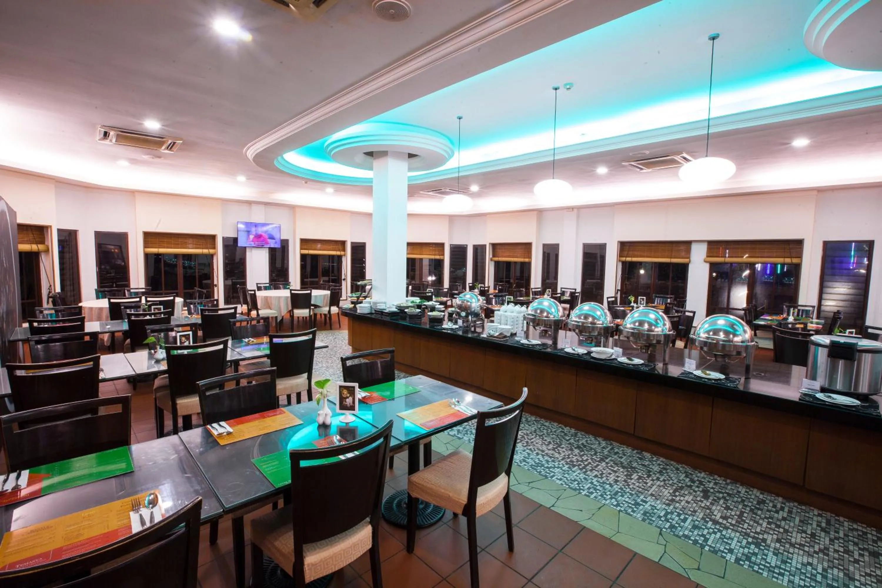 Restaurant/places to eat in Villea Morib