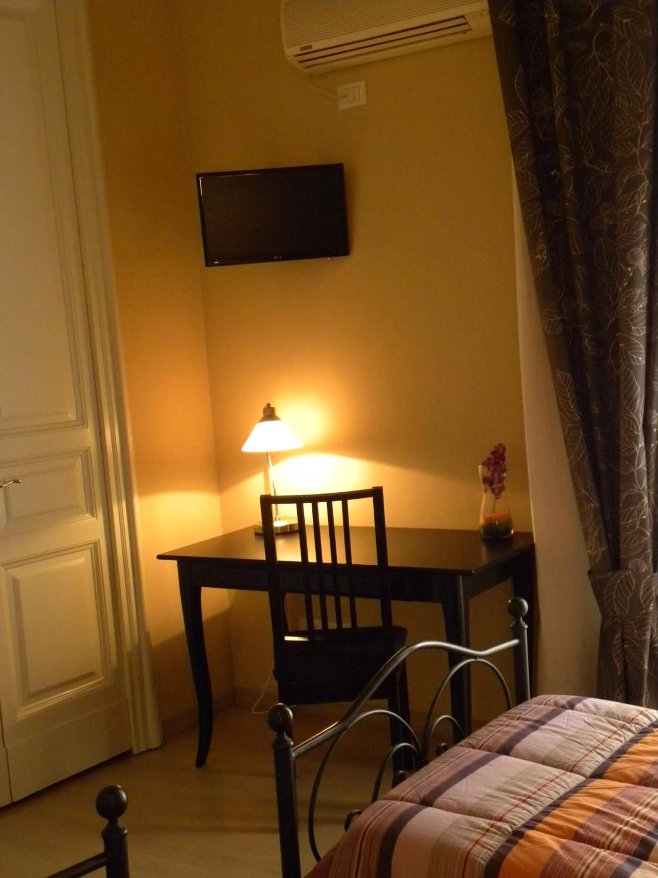 Seating area, Bed in B&B Residenza Umberto