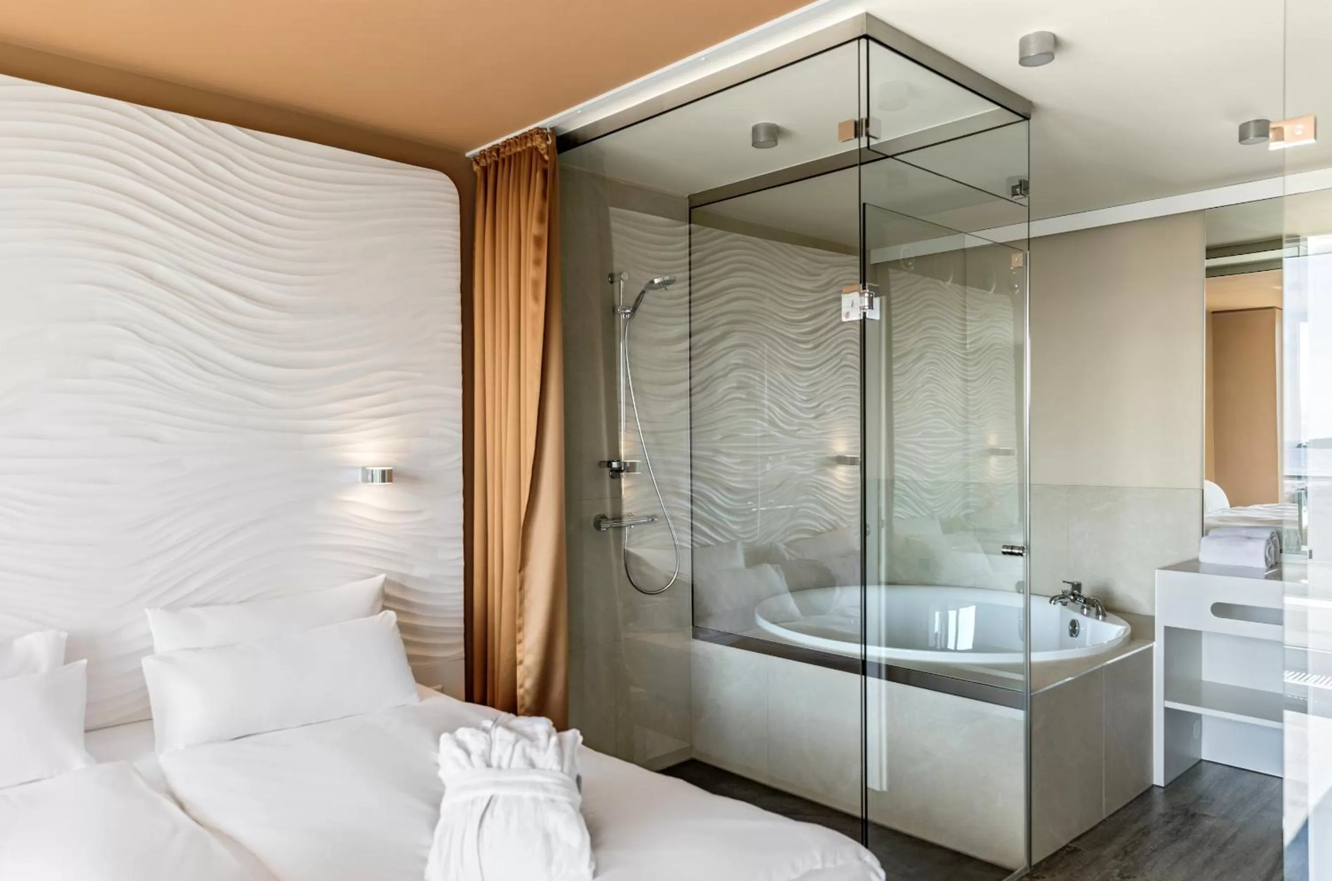 Photo of the whole room, Bed in aja Warnemünde