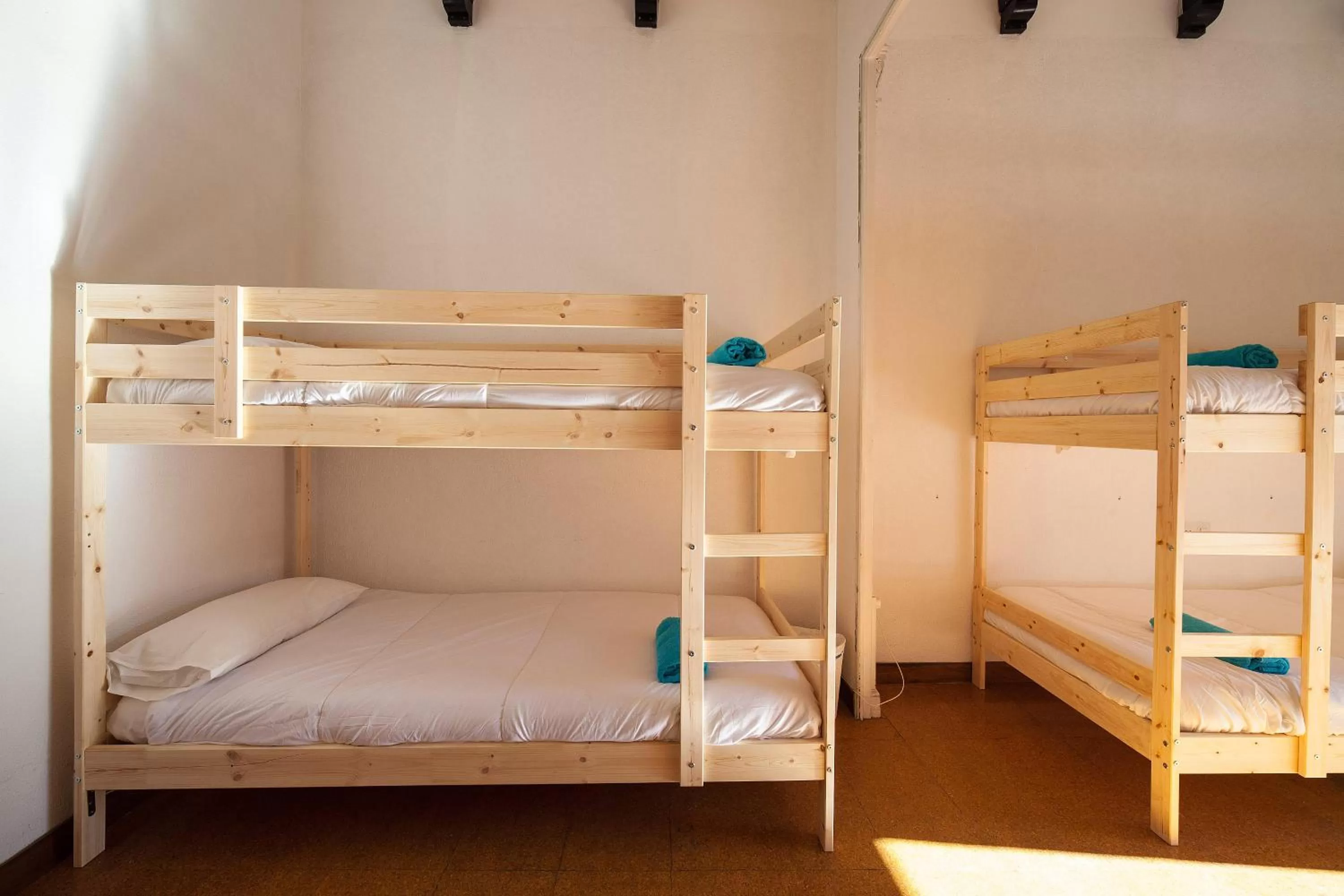 Property building, Bed in Bed in Girona