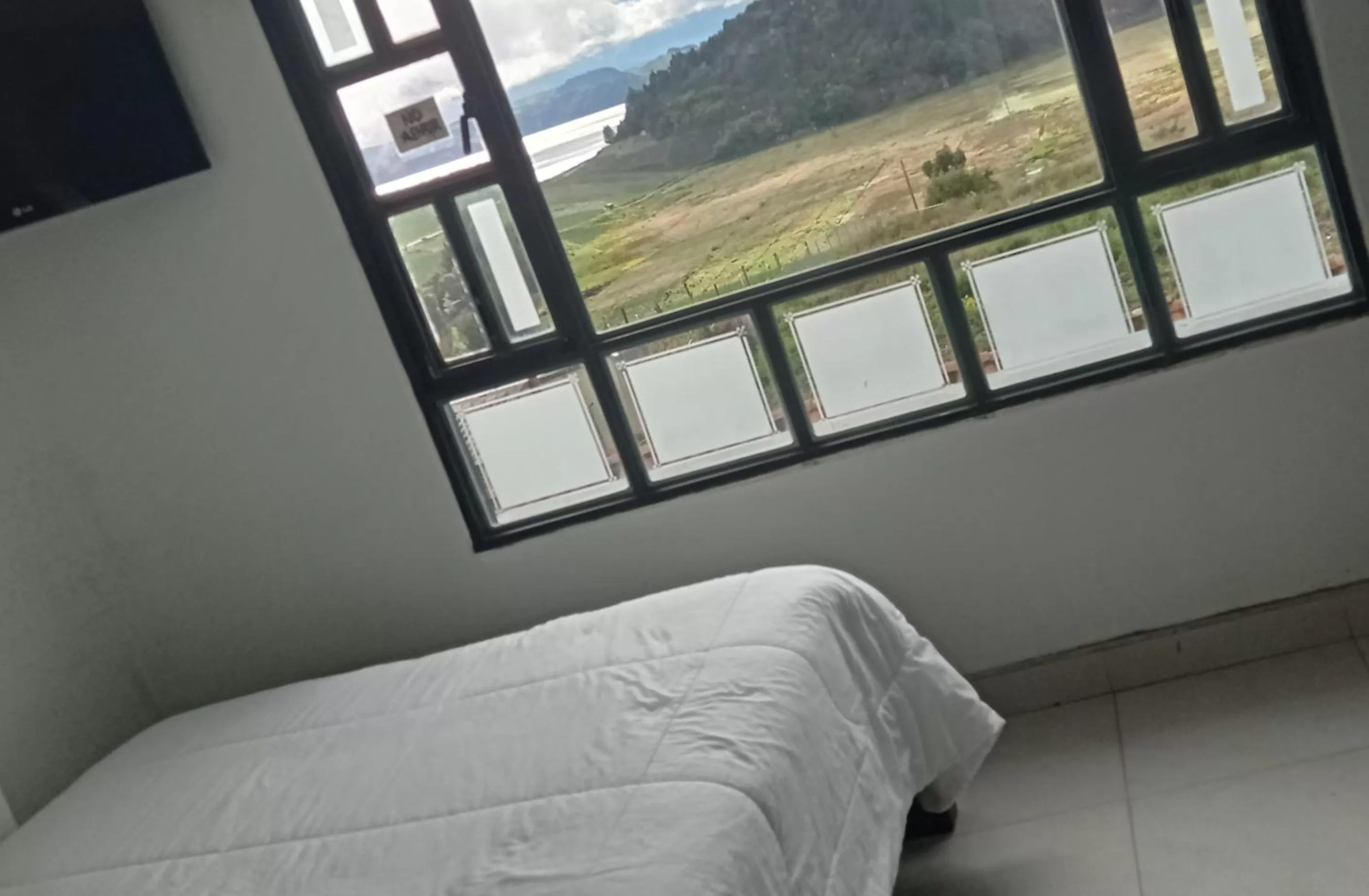 Double Room with Lake View in Refugio Turistico & Restaurante Dylam
