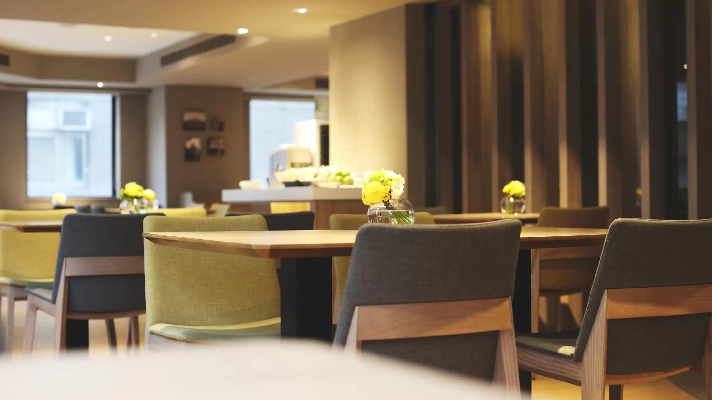 Restaurant/places to eat in Royal Inn Taipei Linsen - Huashan 1914 Creative Park