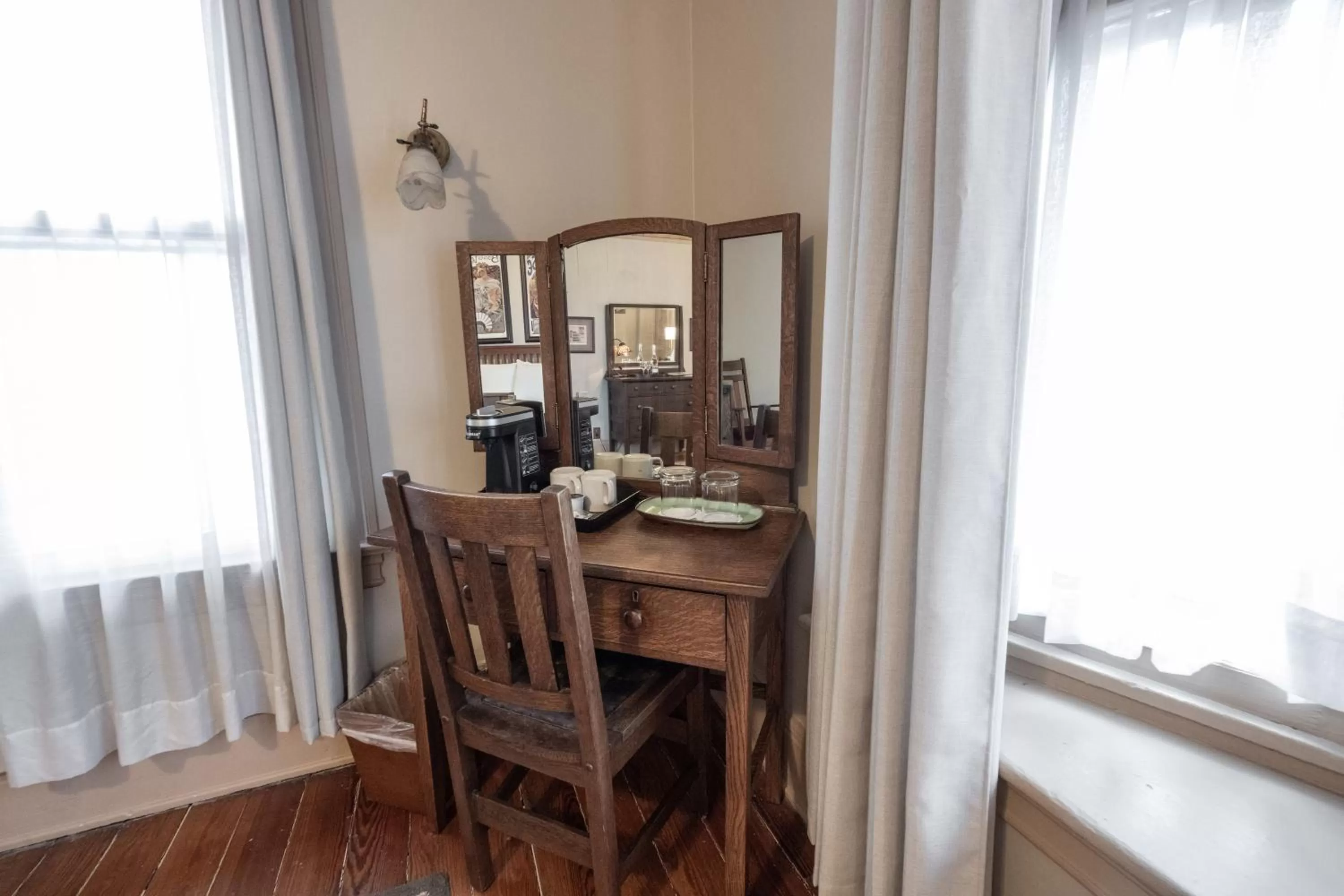 Decorative detail in Stone Soup Inn