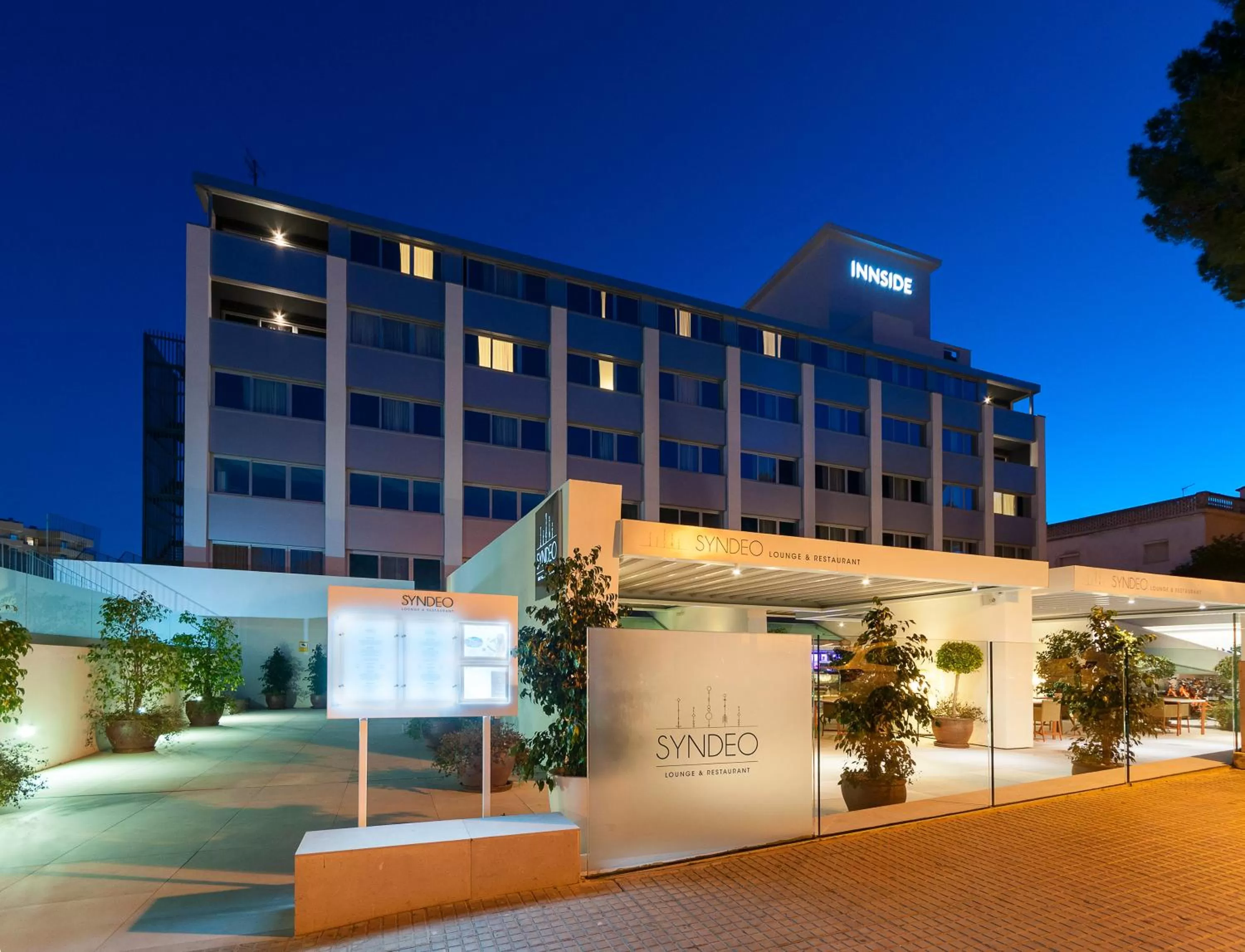 Facade/entrance in INNSiDE by Meliá Palma Bosque