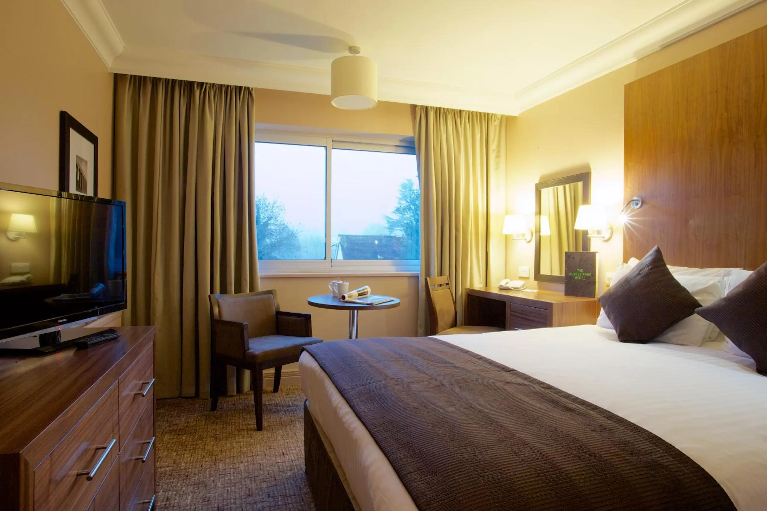 Photo of the whole room, Bed in Aubrey Park Hotel