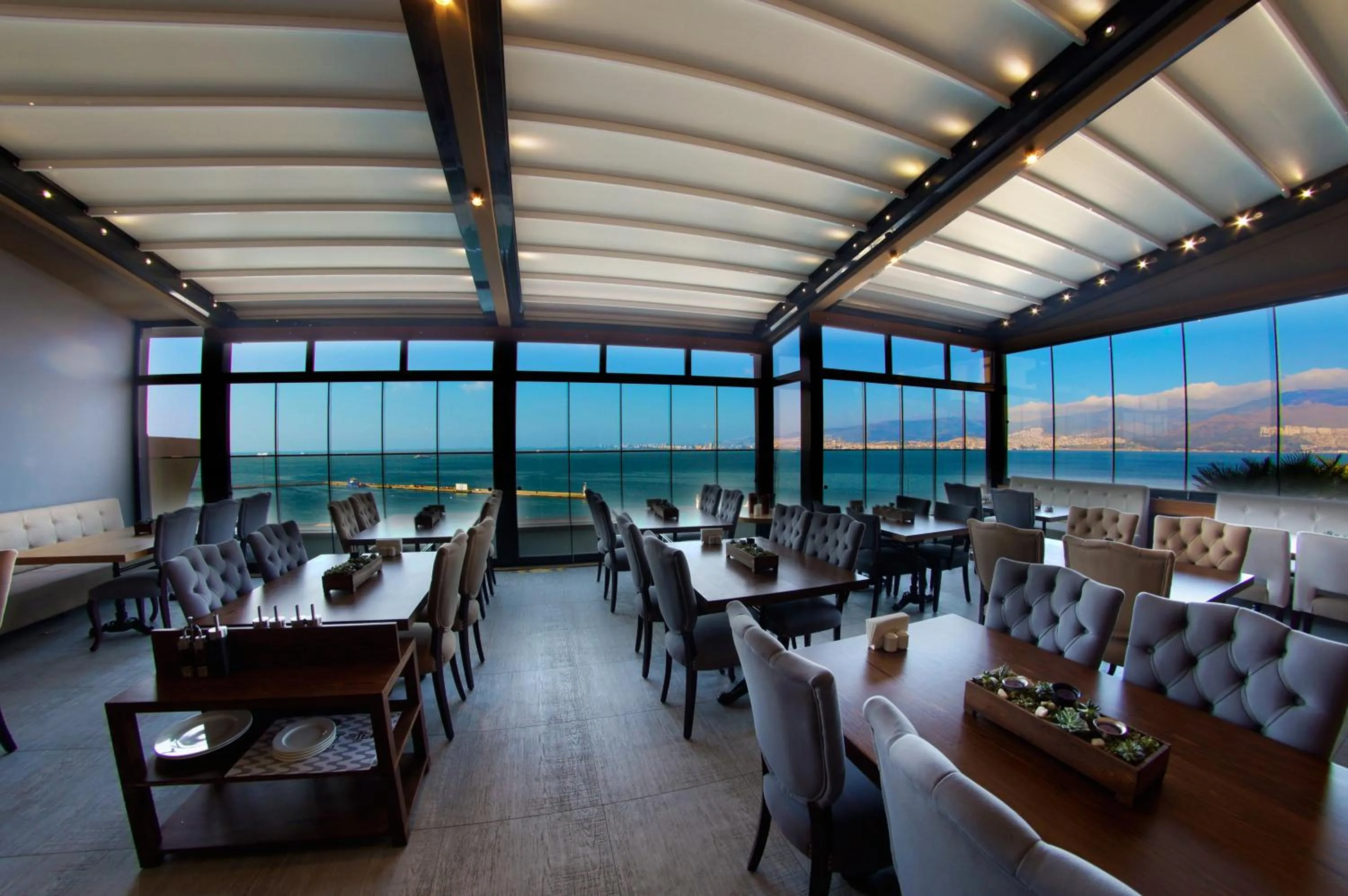 Food and drinks in Pasaport Pier Hotel