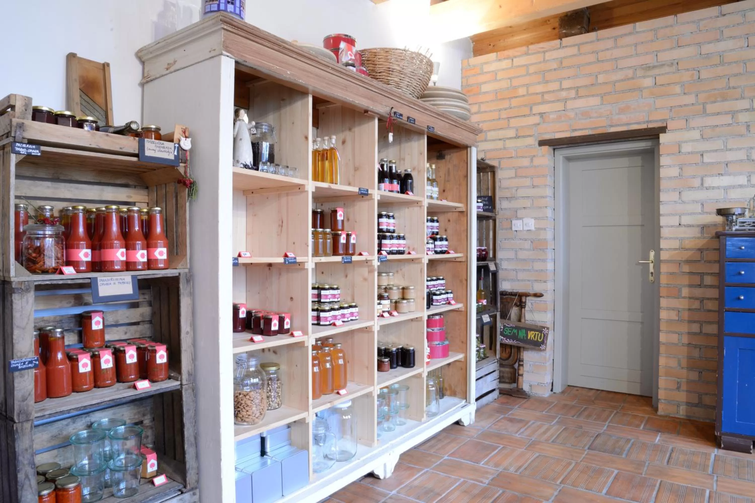 On-site shops, Supermarket/Shops in Mala Kmetija