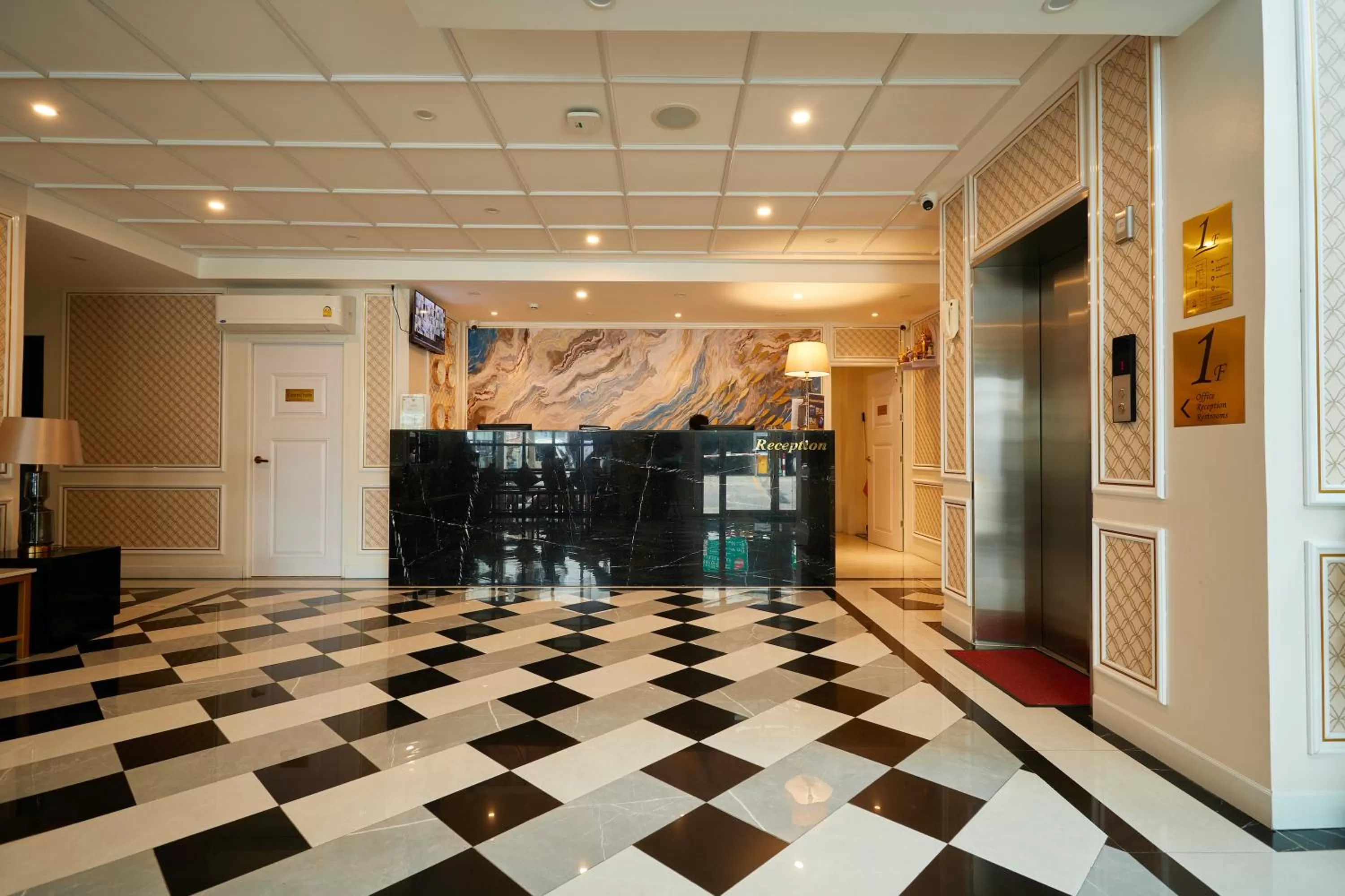 Lobby or reception in Rose Apple Hotel