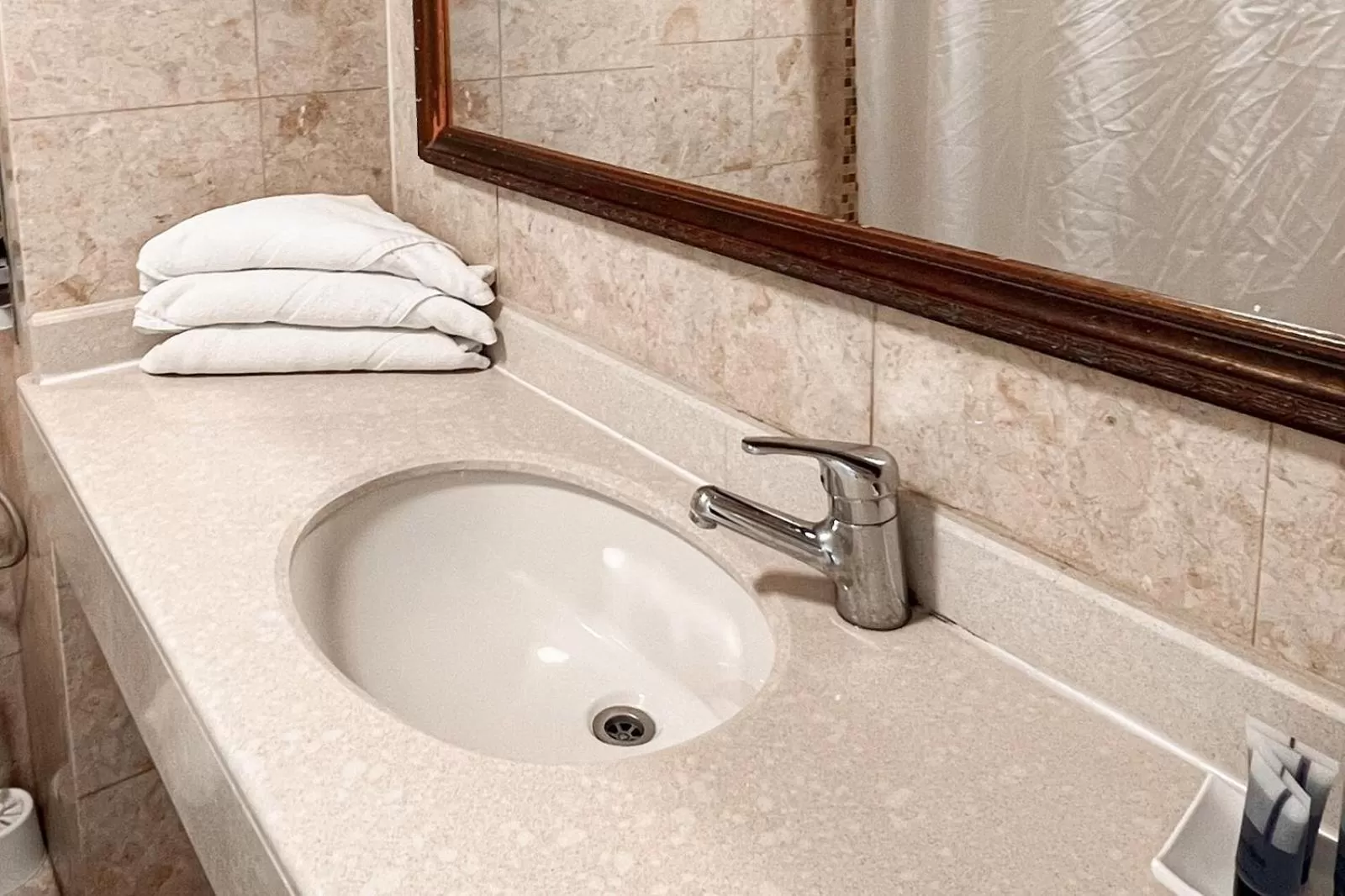 towels in Hotel Maman