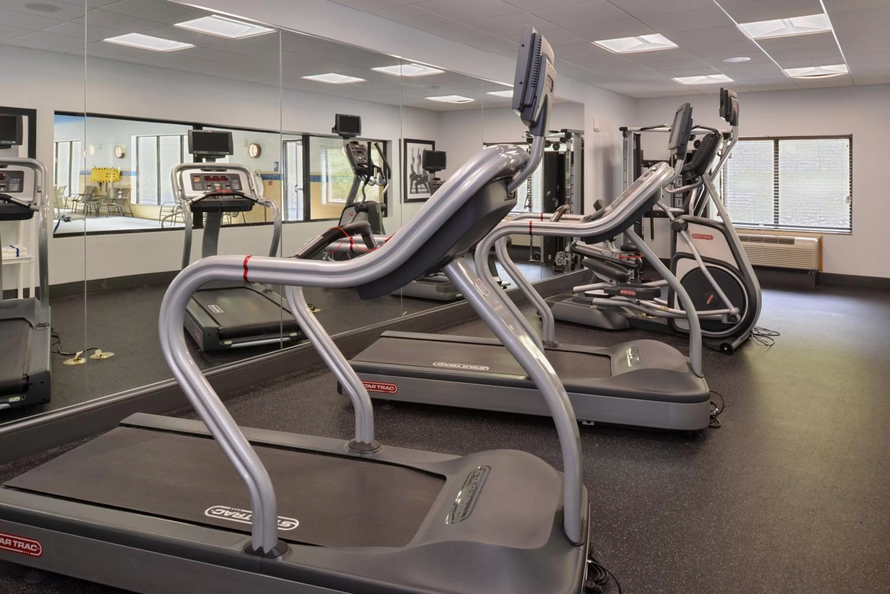 Fitness centre/facilities in Holiday Inn Express & Suites Washington - Meadow Lands by IHG