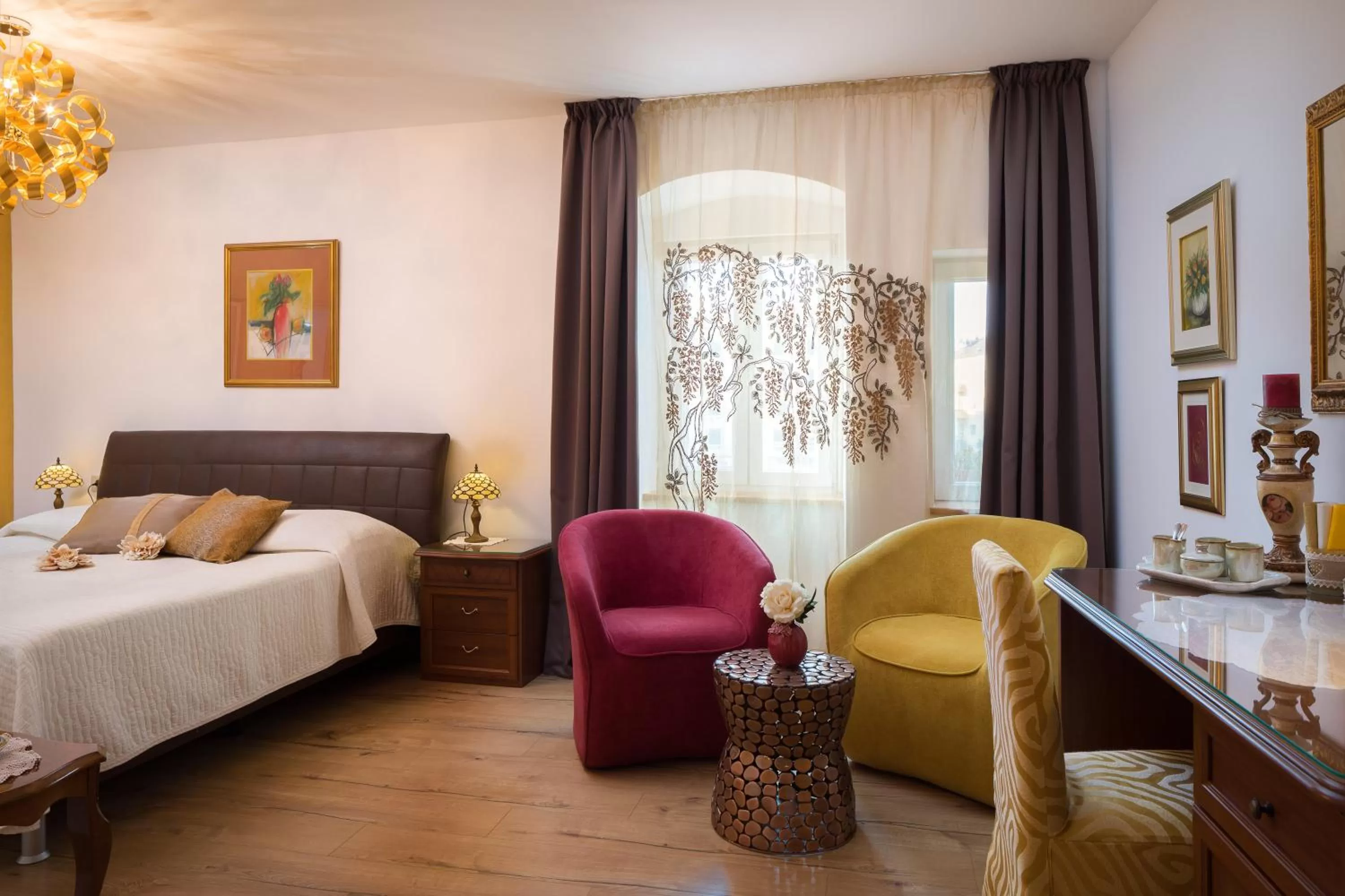 Decorative detail, Seating Area in Romantic Luxury Rooms