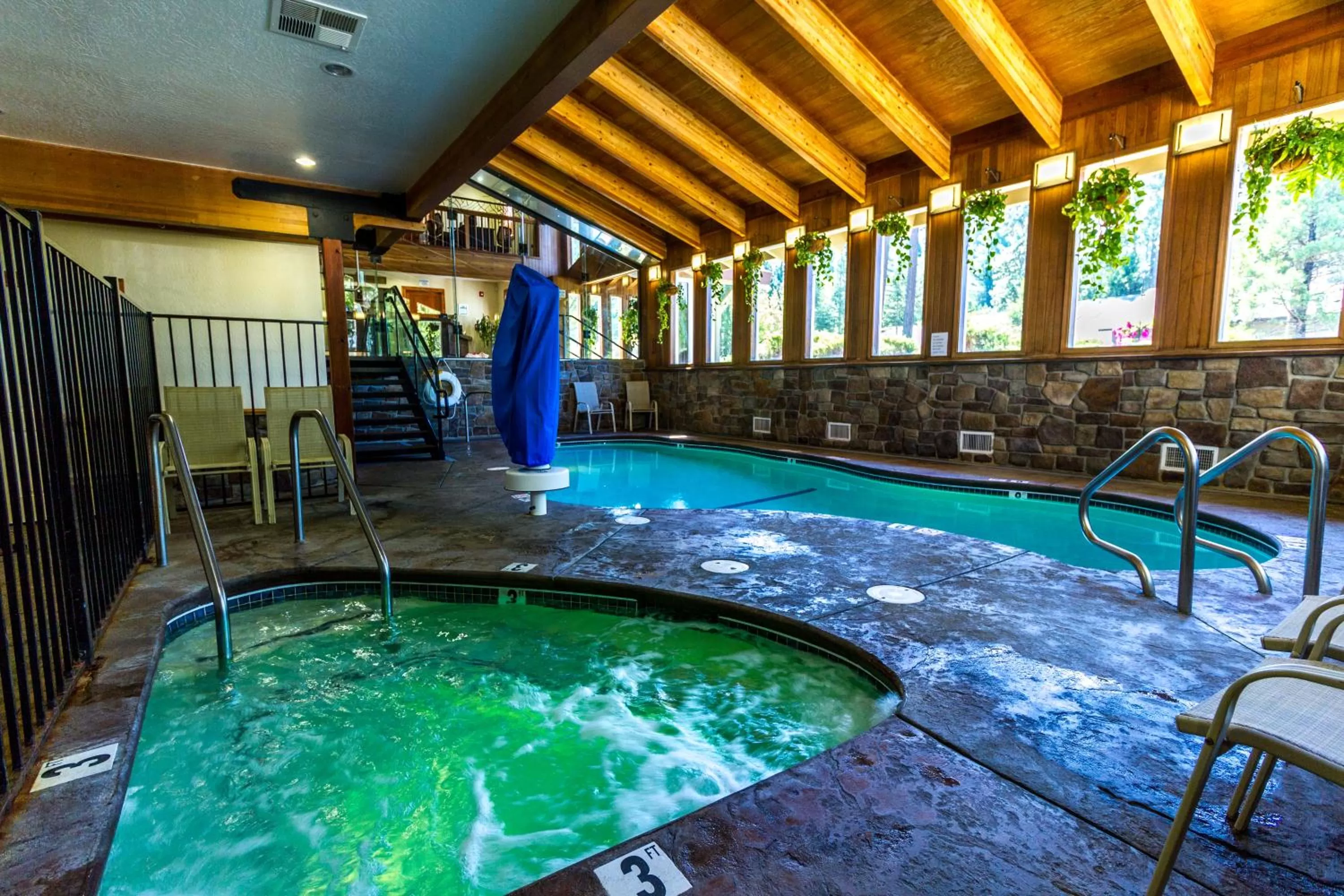 Hot Spring Bath in Mountain Retreat Resort