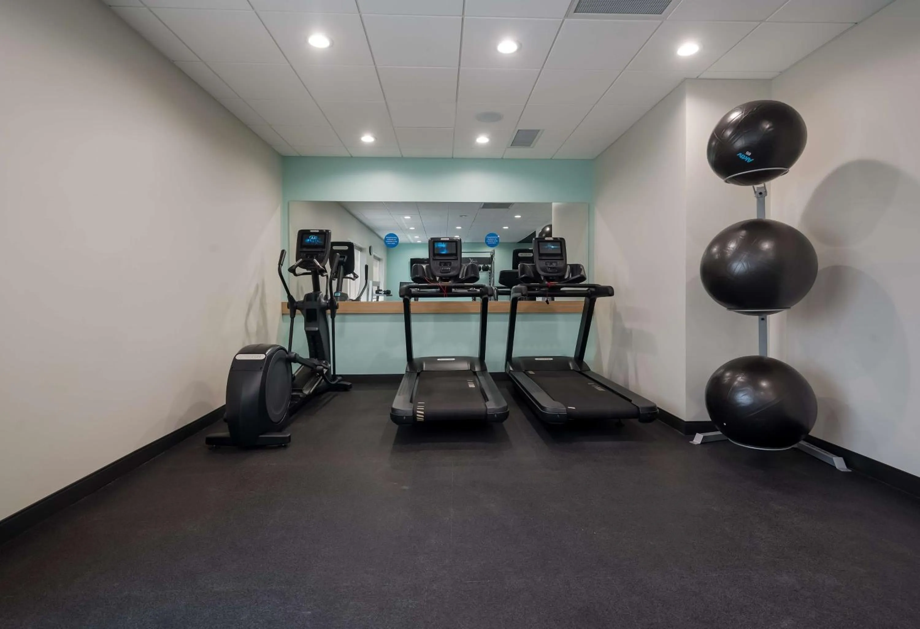 Fitness centre/facilities in Tru By Hilton Novi Detroit