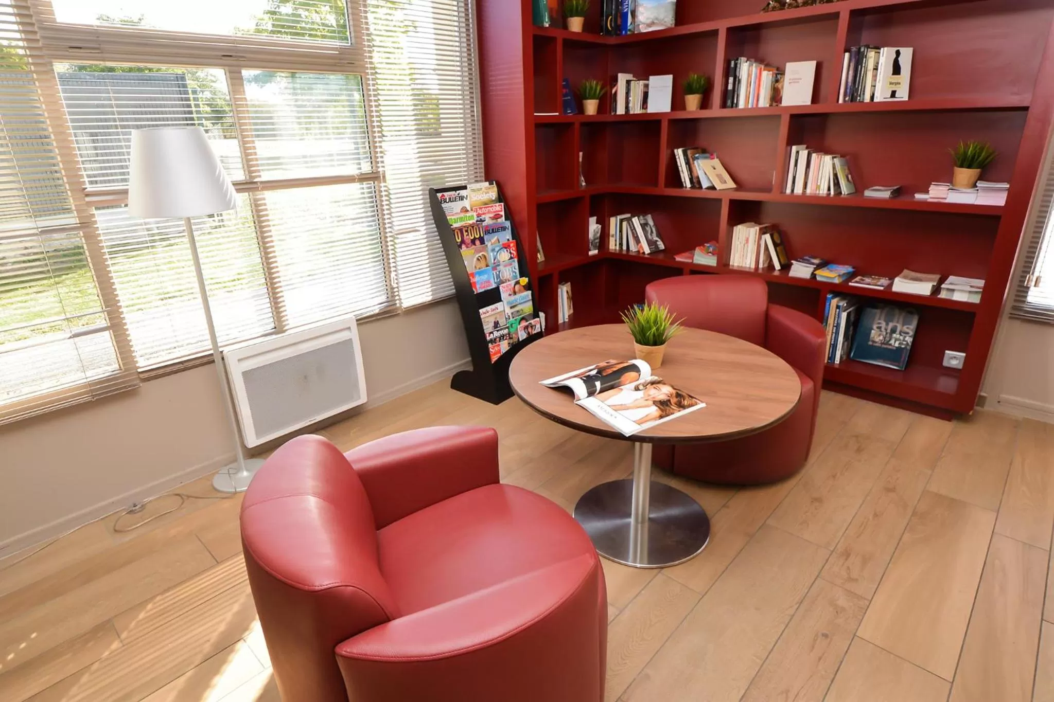 Seating area in Campanile Reims Ouest - Tinqueux