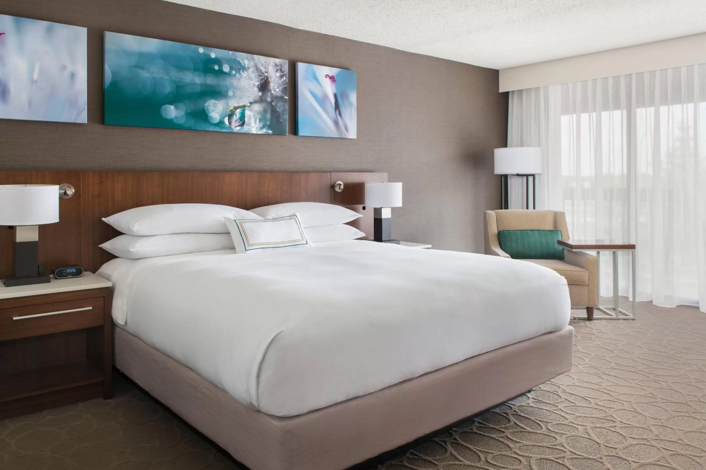 King Room - Concierge Level/High Floor in Delta Hotels by Marriott Mount Pleasant