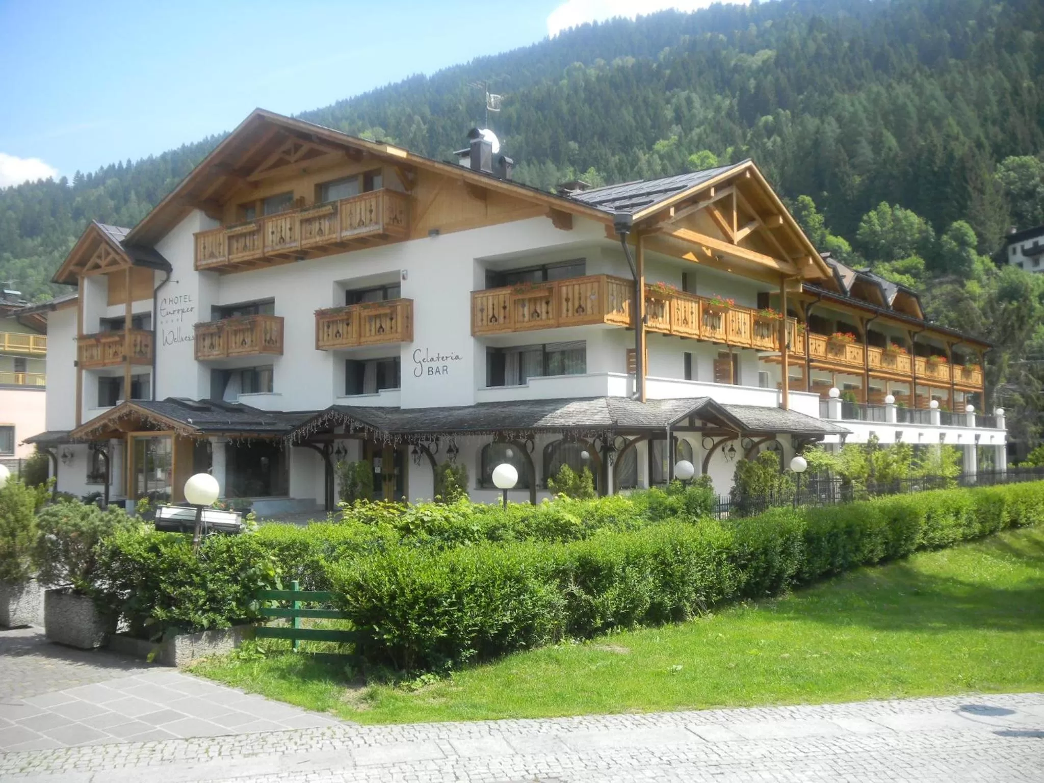 Facade/entrance in Hotel Europeo Alpine Charme & Wellness