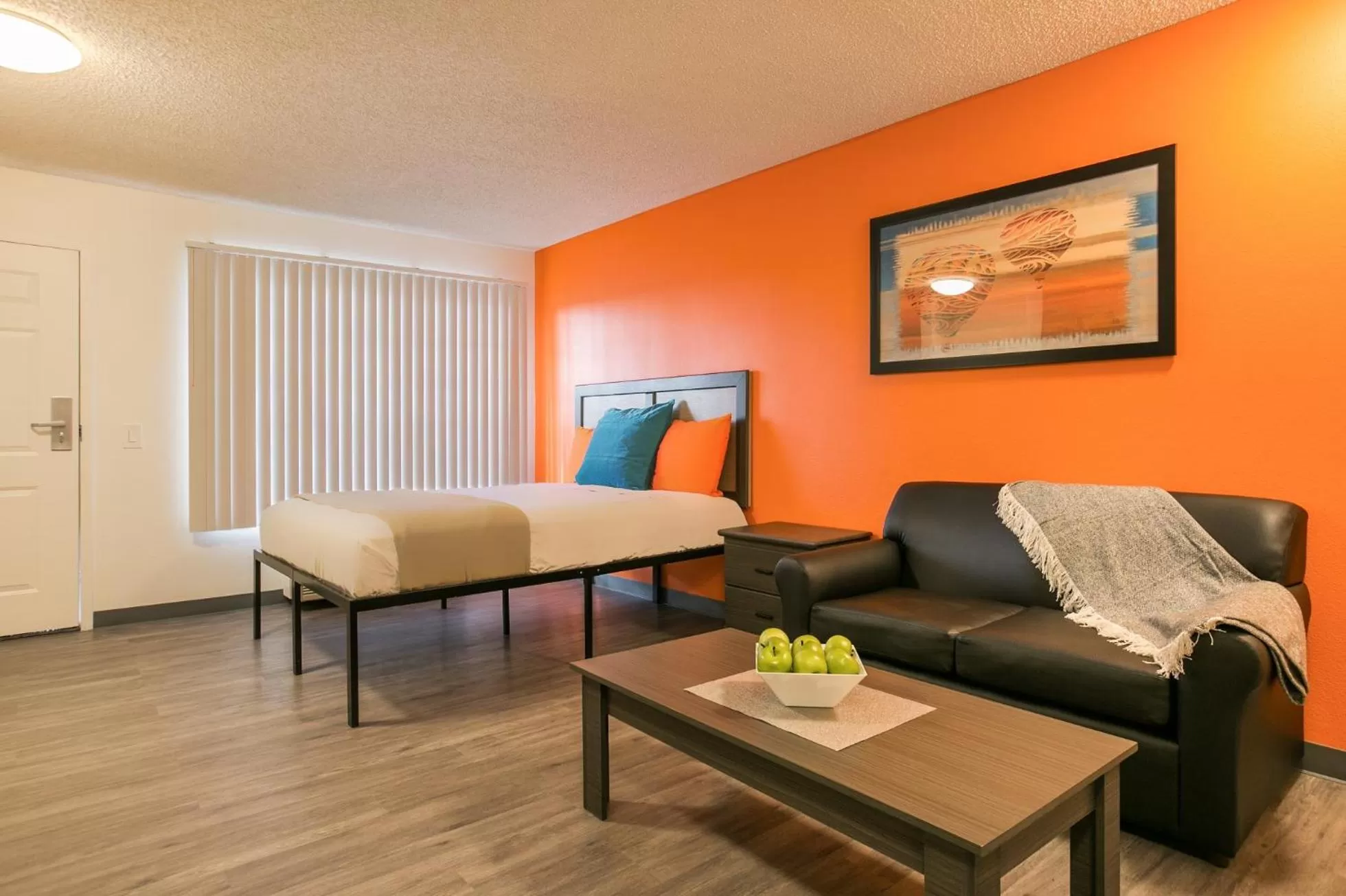 Bedroom, Seating Area in Siegel Select Albuquerque 2