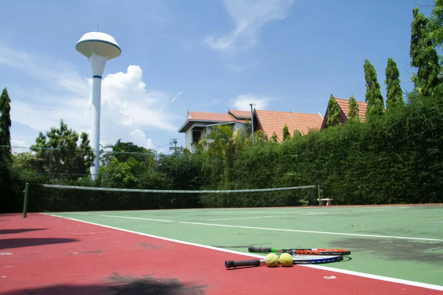 Tennis court in The Orchid Beach Resort @ VIP Chain Resort