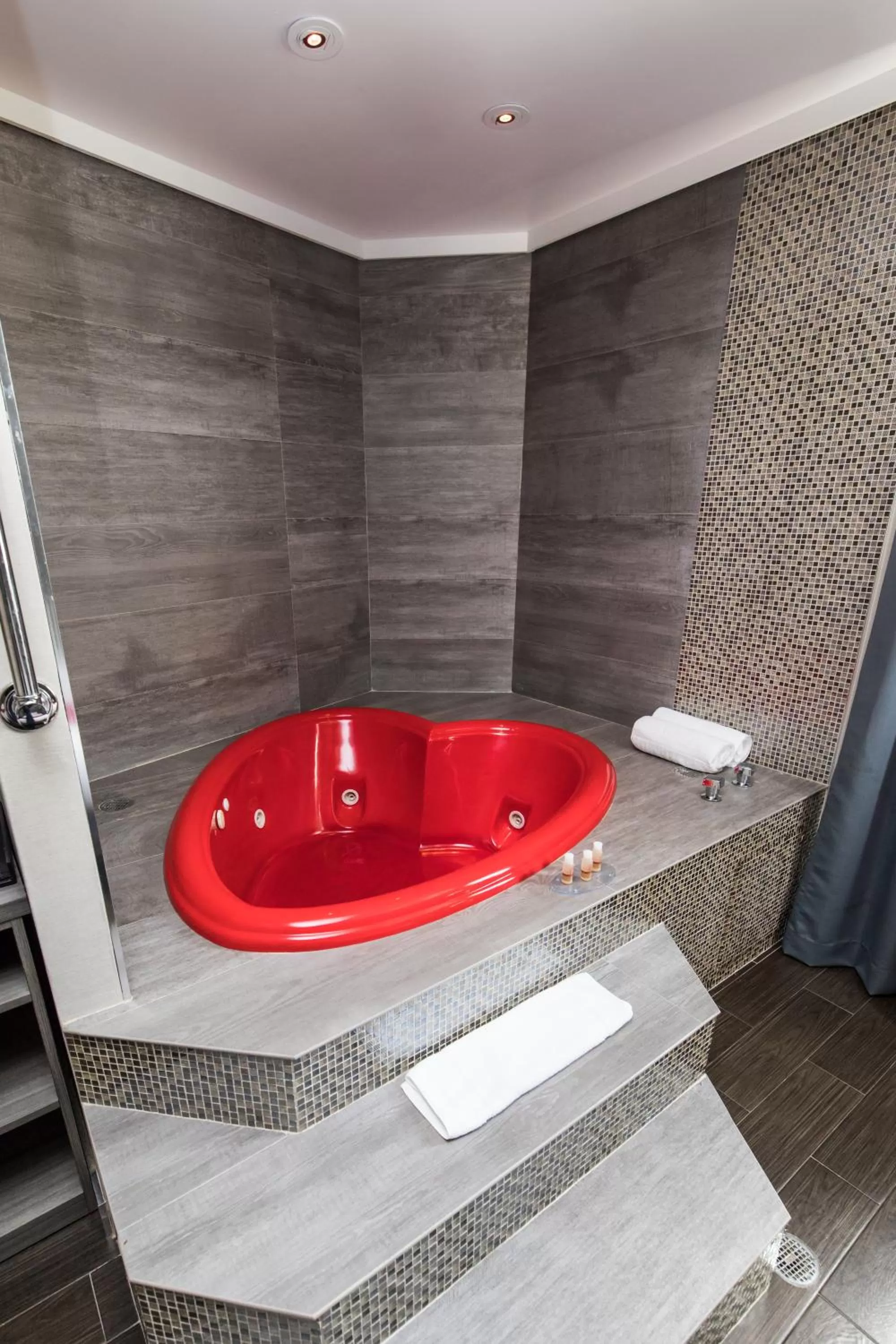 Hot Tub in Ramada by Wyndham Bronx