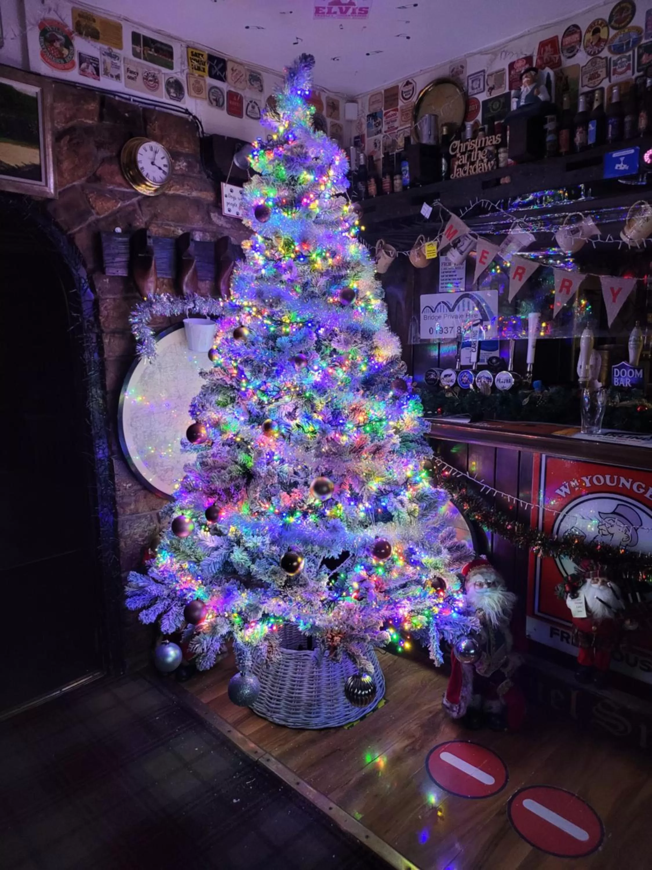 the jackdaw pub SELF CATERING STATIC CARAVAN free breakfast supplied