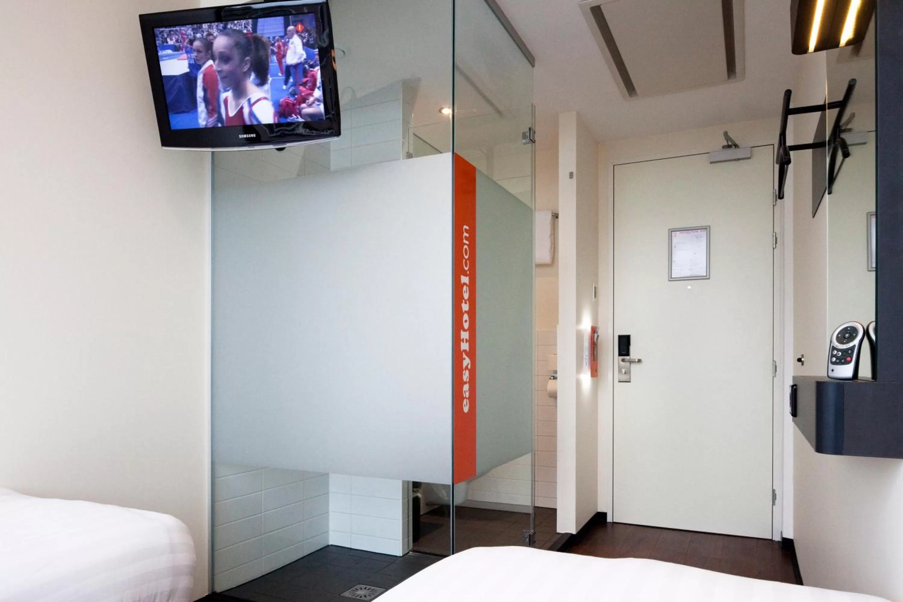 TV and multimedia, Bed in easyHotel Amsterdam City Centre South