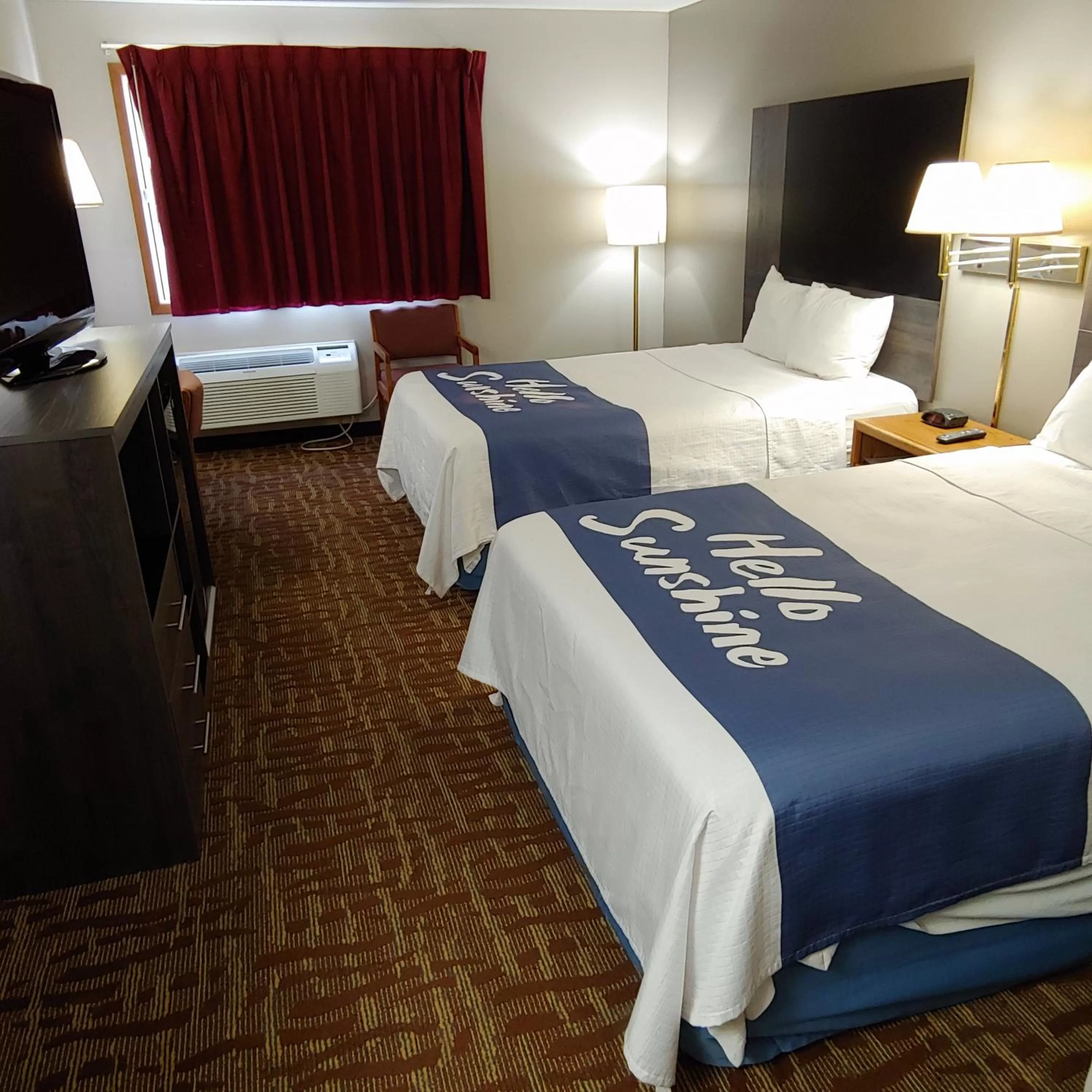 Bed in Days Inn by Wyndham West-Eau Claire