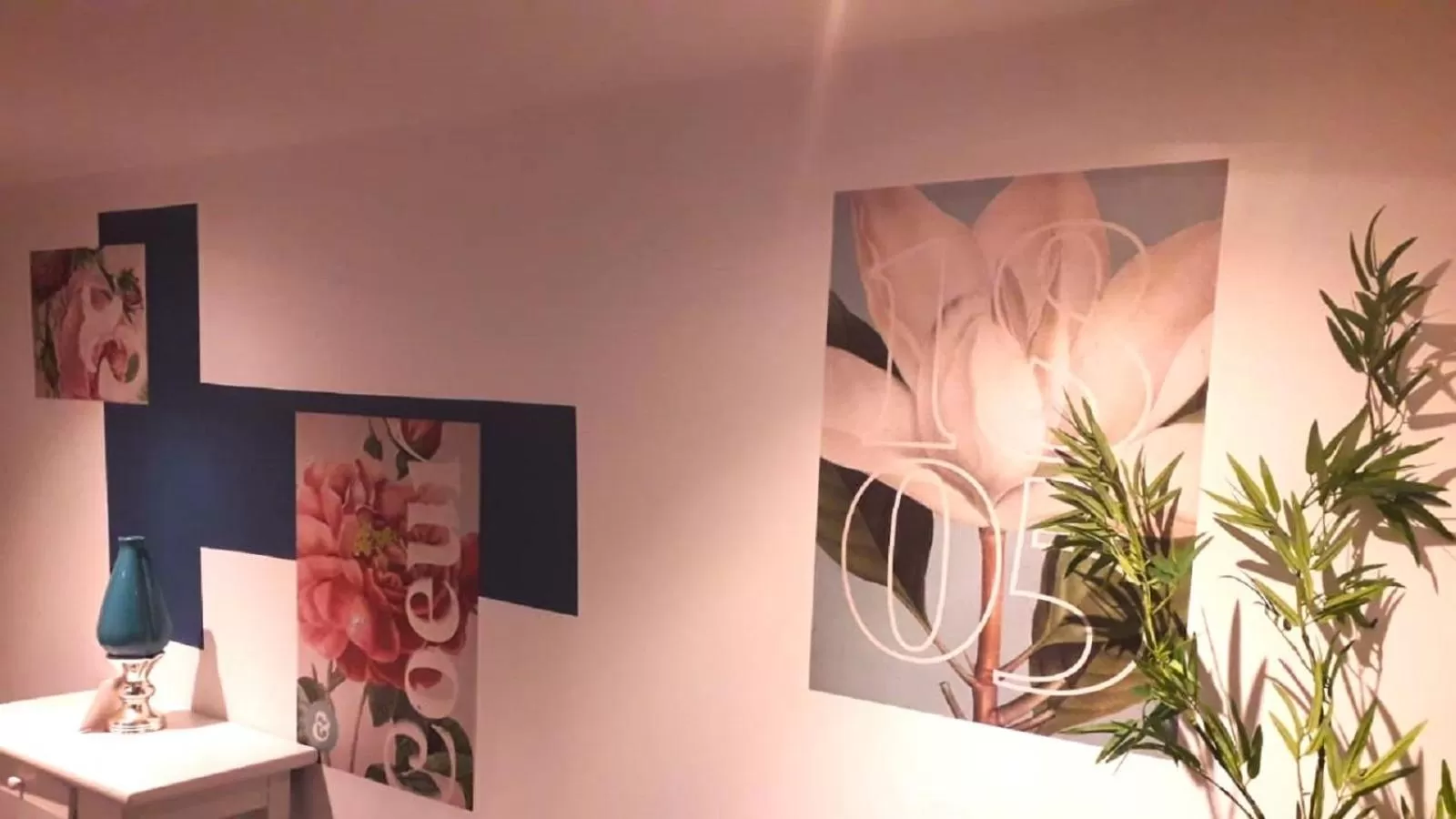 Decorative detail, TV/Entertainment Center in Costa Maris Beach Hotel Frente Mar