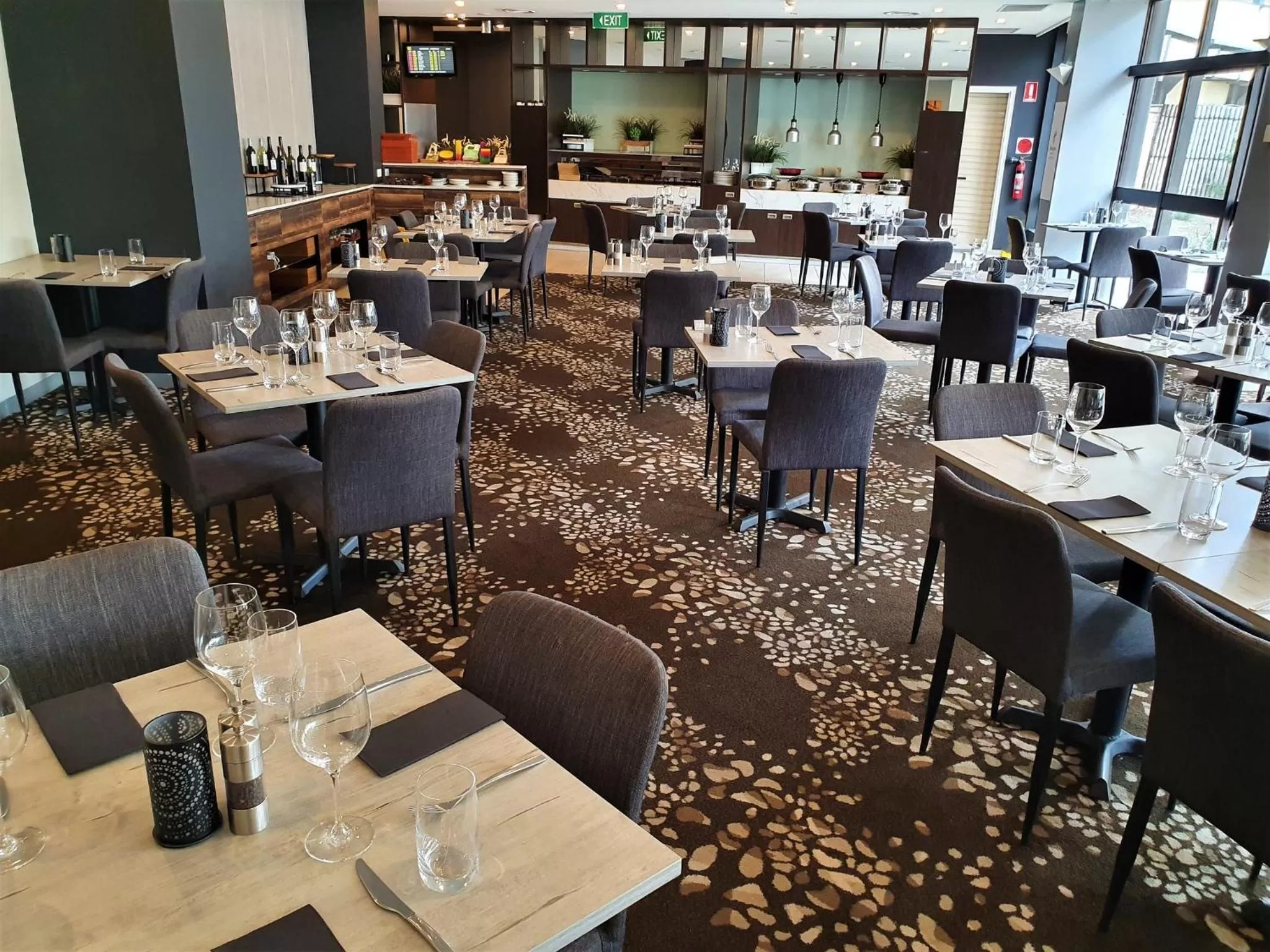 Restaurant/places to eat in Holiday Inn Melbourne Airport by IHG