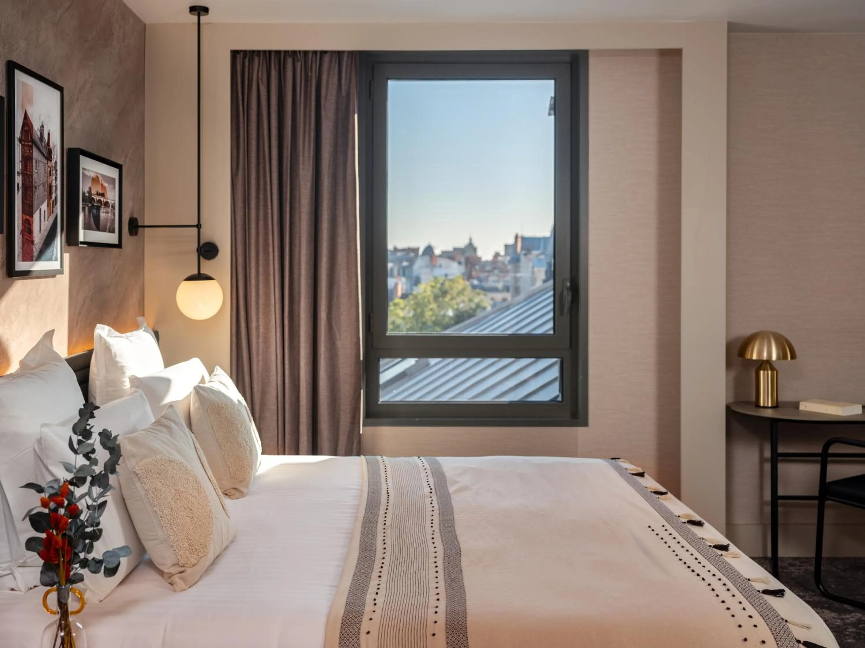 Bed in Novotel Orléans Centre Gare