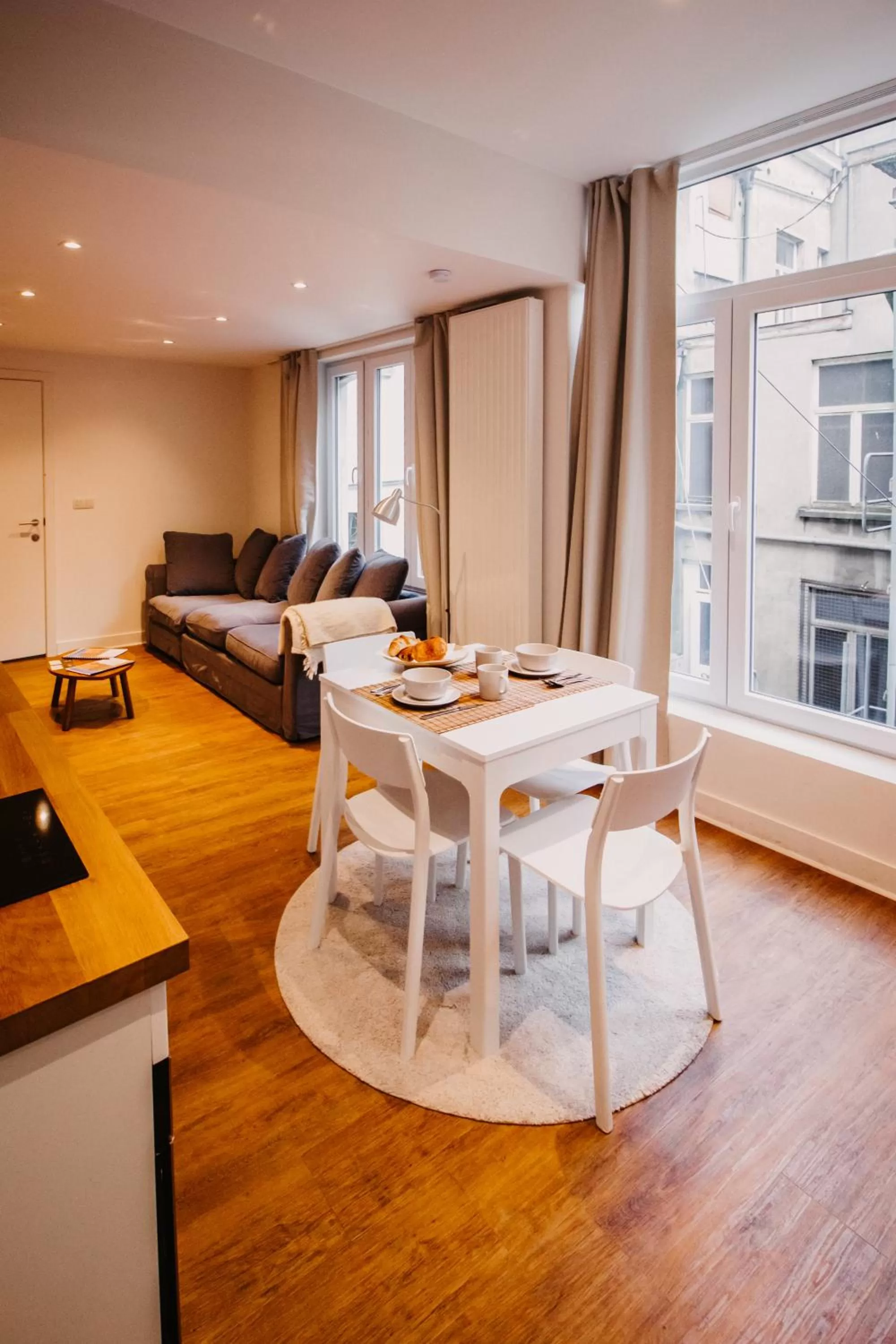 Living room, Bed in Super central in Brussels