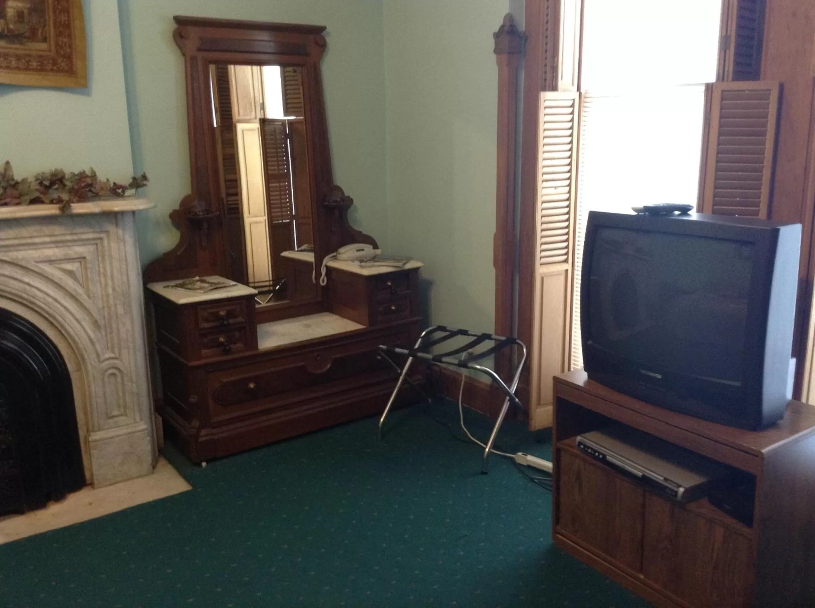 TV and multimedia in Inn Port D'Vino