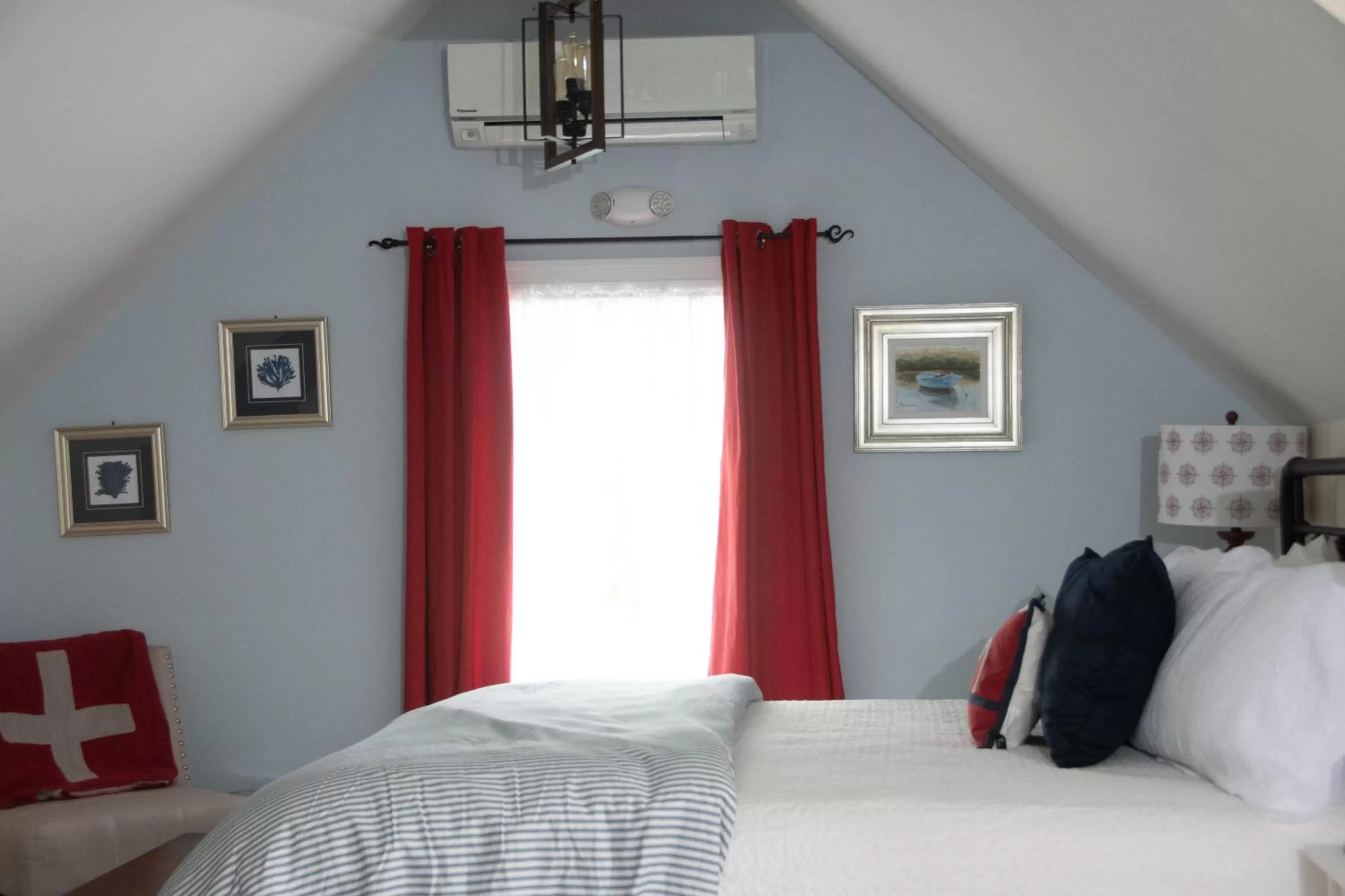 Bed in The Ocean Bay House