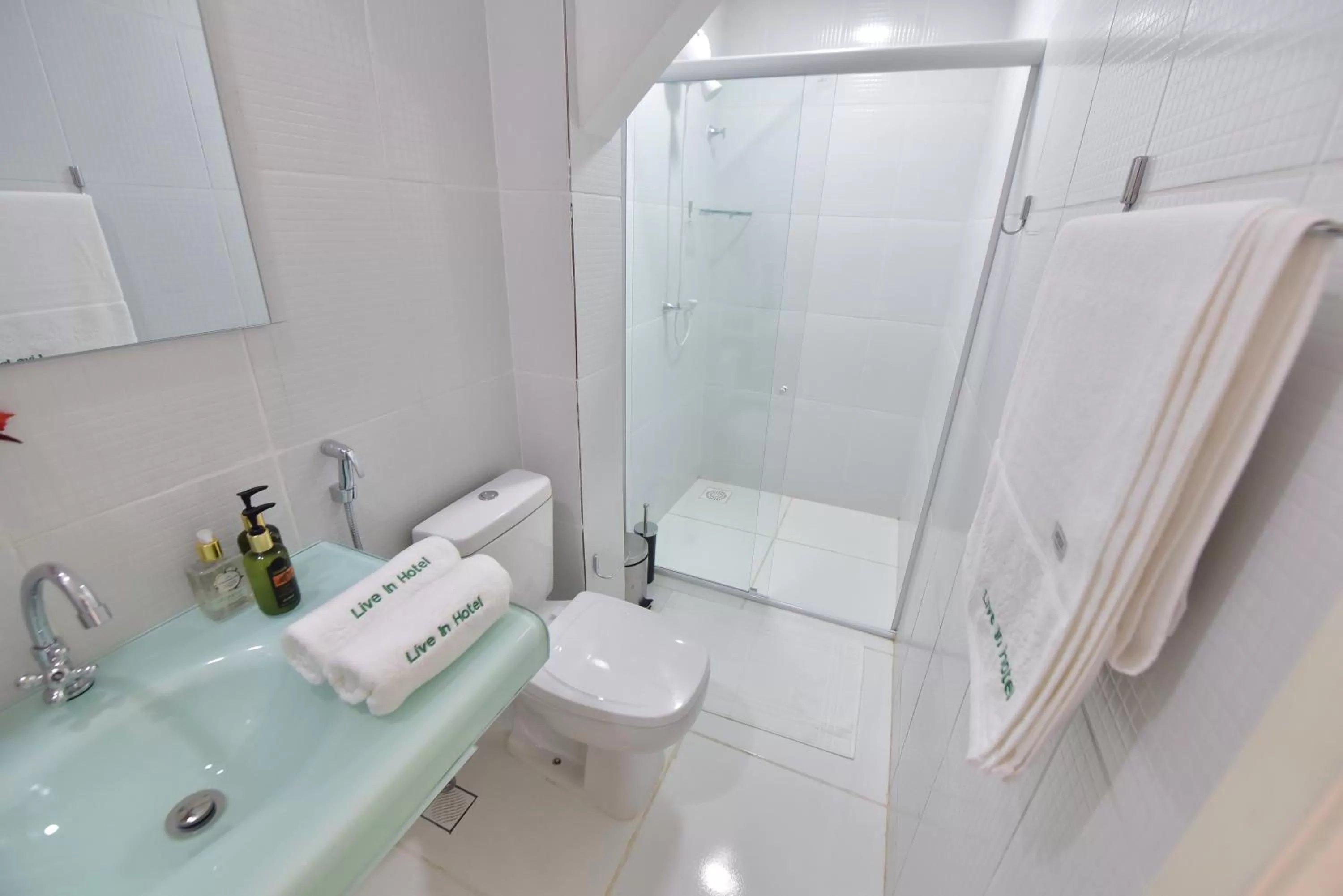Bathroom in LIVE IN FORTALEZA HOTEL
