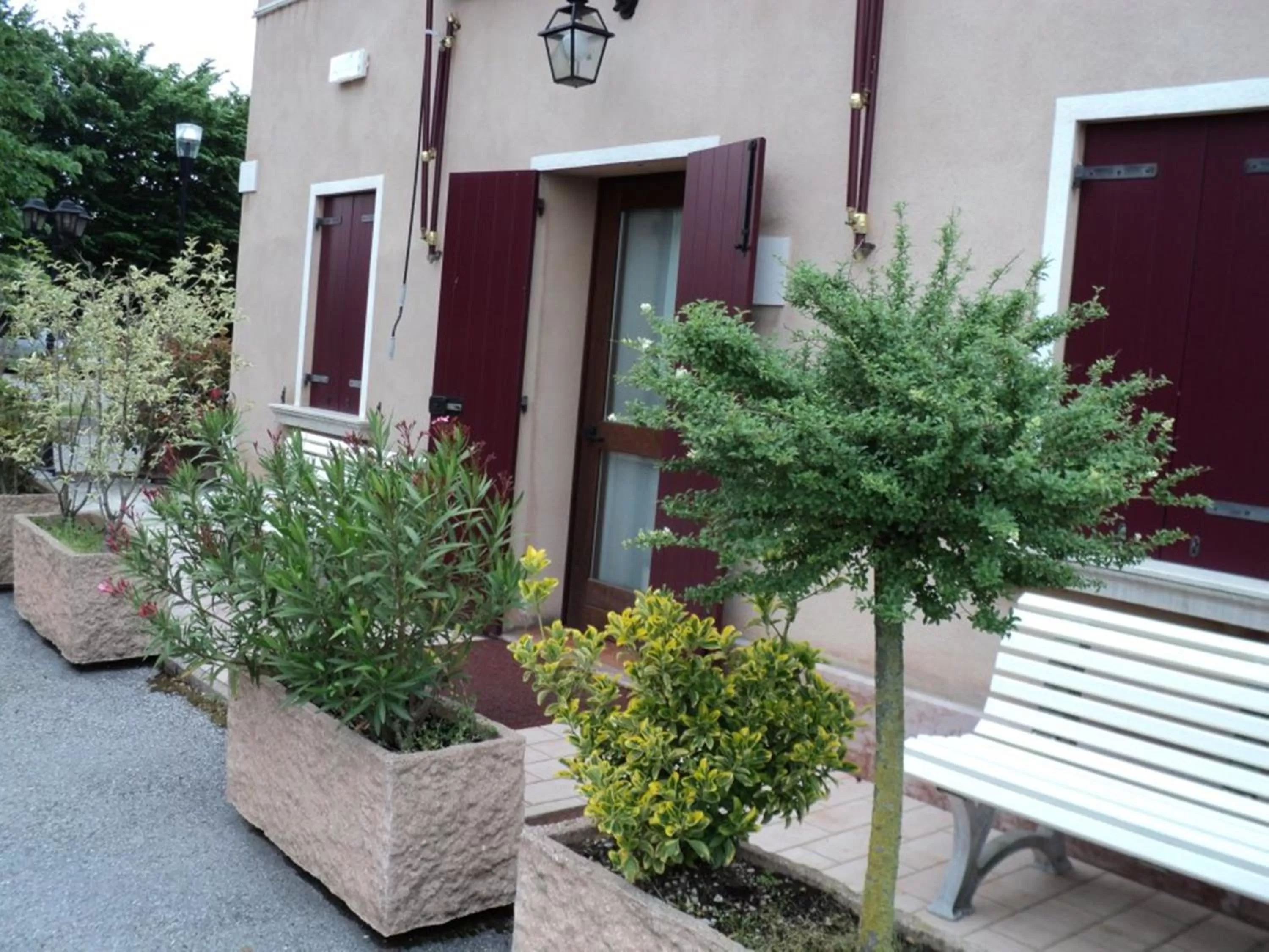 Decorative detail in Albergo La Bersagliera