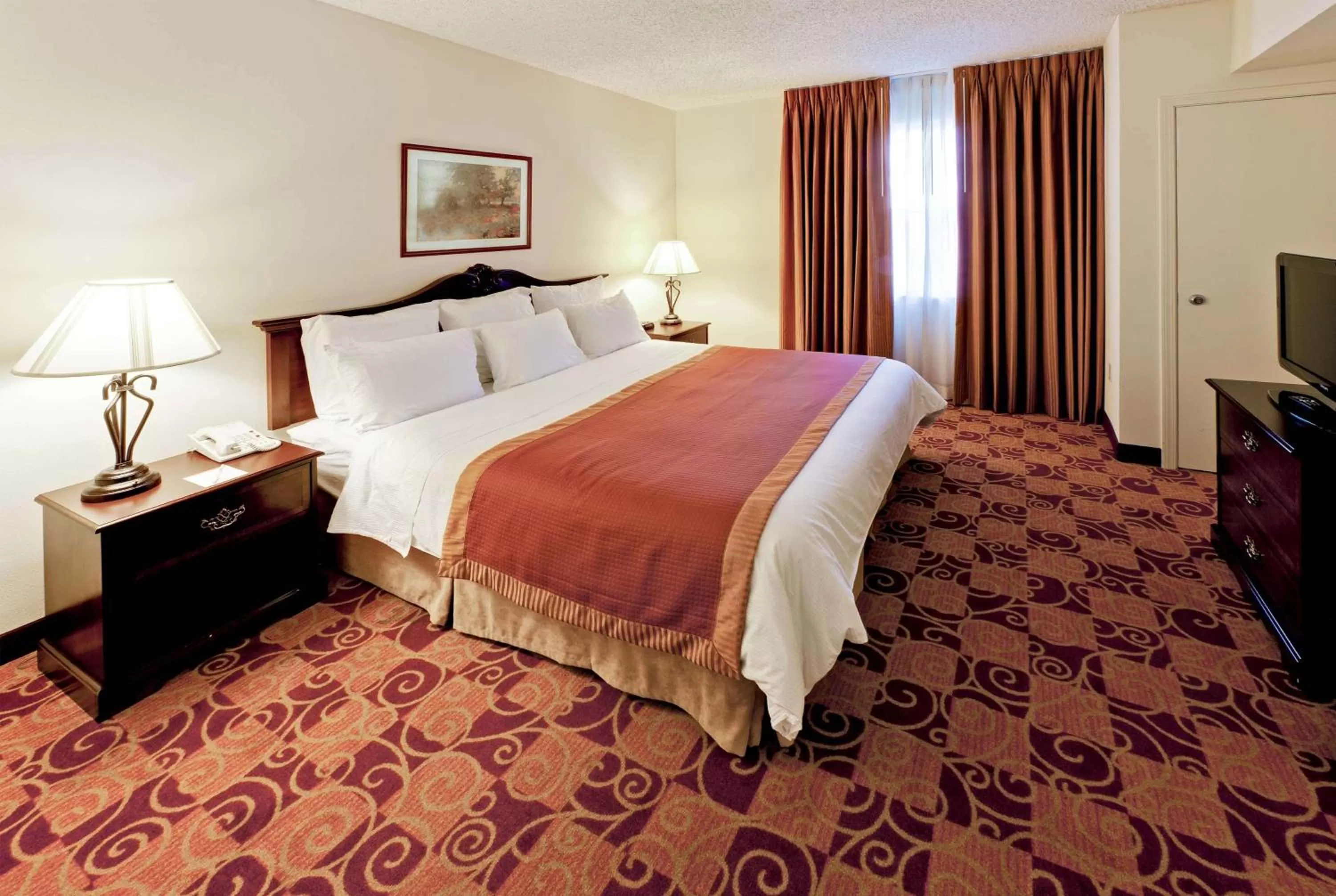 Photo of the whole room, Bed in Hawthorn Suites by Wyndham Louisville East