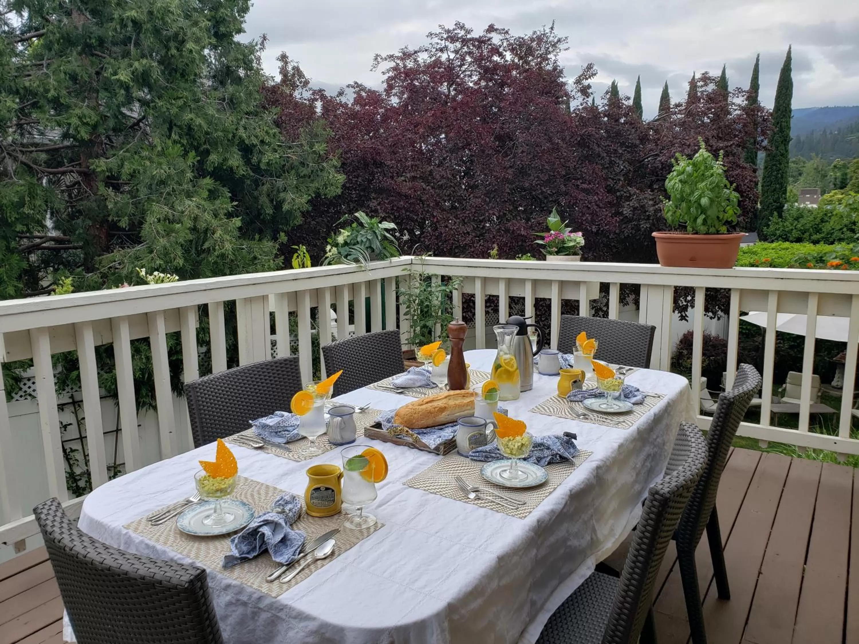 Property building in Bayberry Inn B&B and Oregon Wellness Retreat