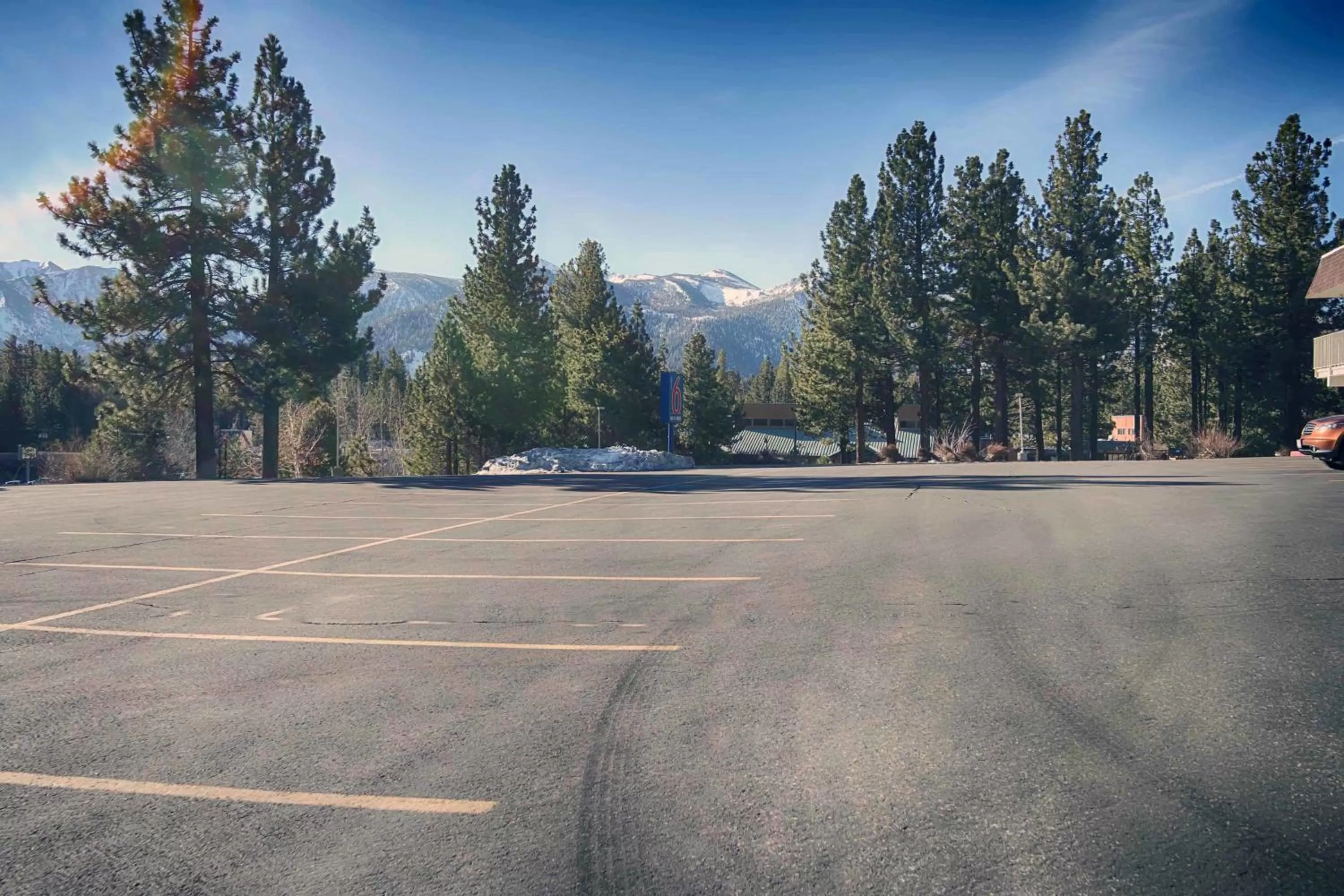 Facade/entrance in Motel 6-Mammoth Lakes, CA