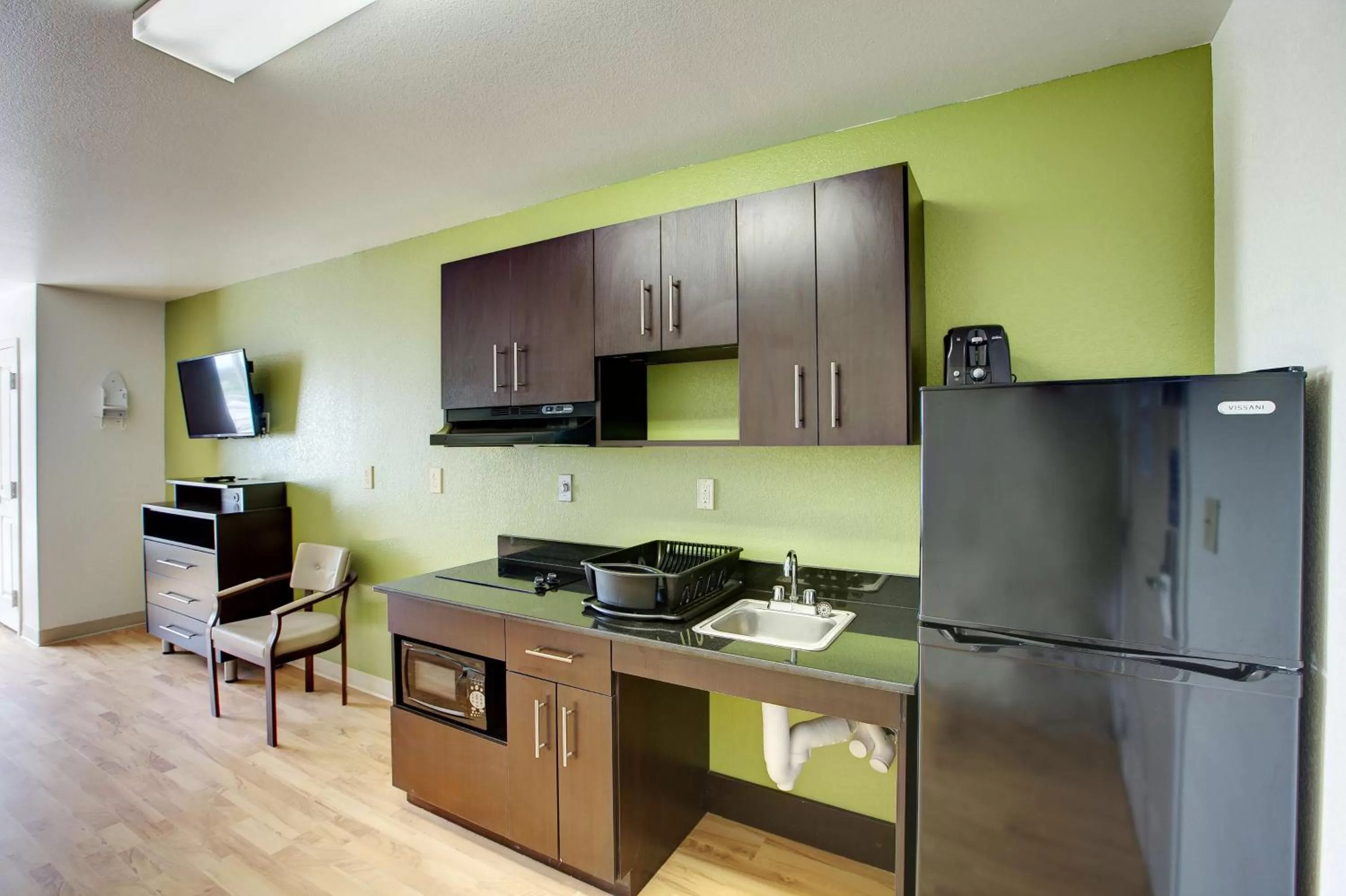 TV and multimedia in Studio 6-Sweetwater, TX