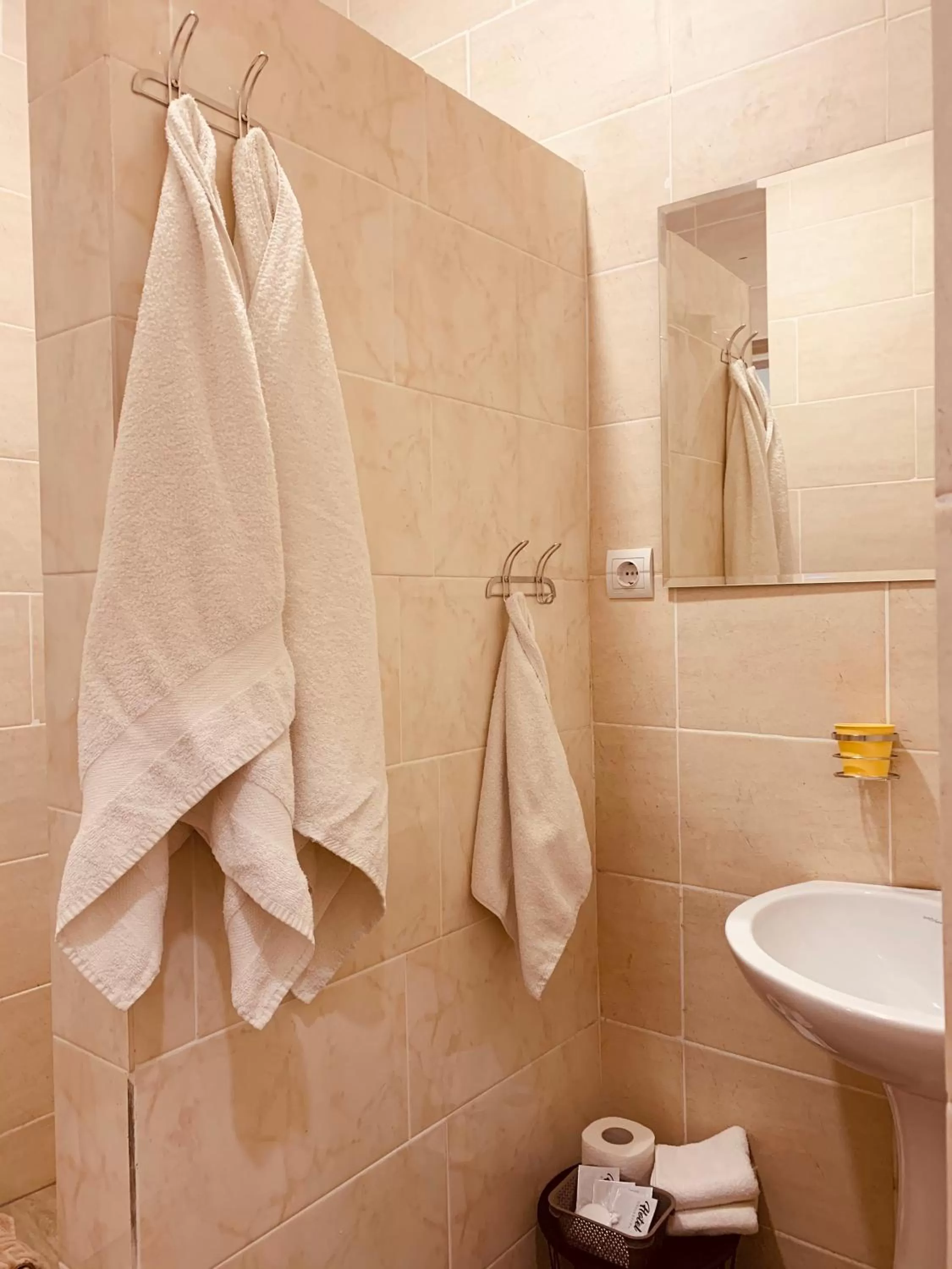 WINE & ROSE BOUTIQUE HOTEL