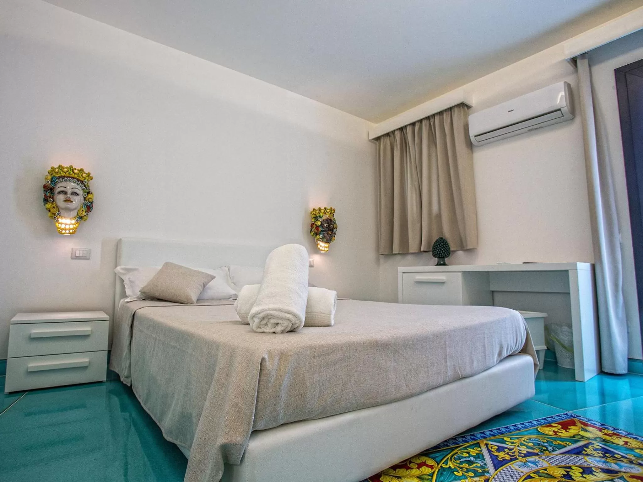 Photo of the whole room, Bed in Tra Le Braccia di Morfeo