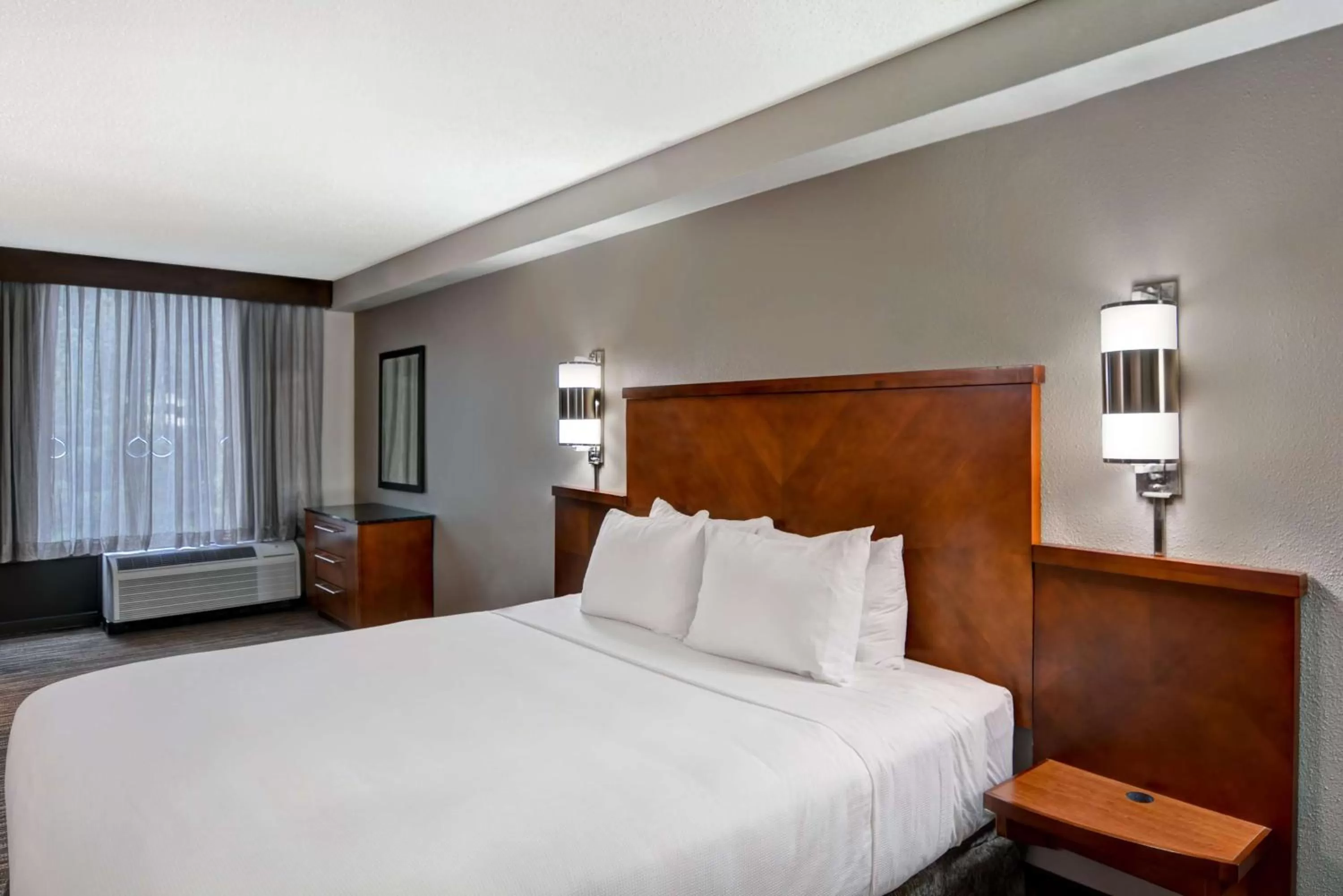 Photo of the whole room, Bed in Hyatt Place Birmingham/Hoover